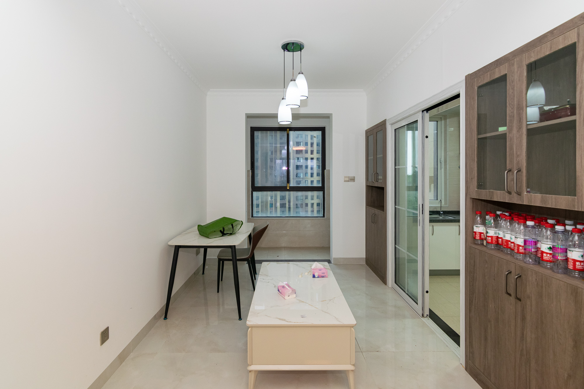 金地三千府(金地湖山樾、金地自在城)  3室2厅2卫    95.0万 金地三千府(金地湖山樾、金地自在城)  3室2厅2卫    95.0万客厅