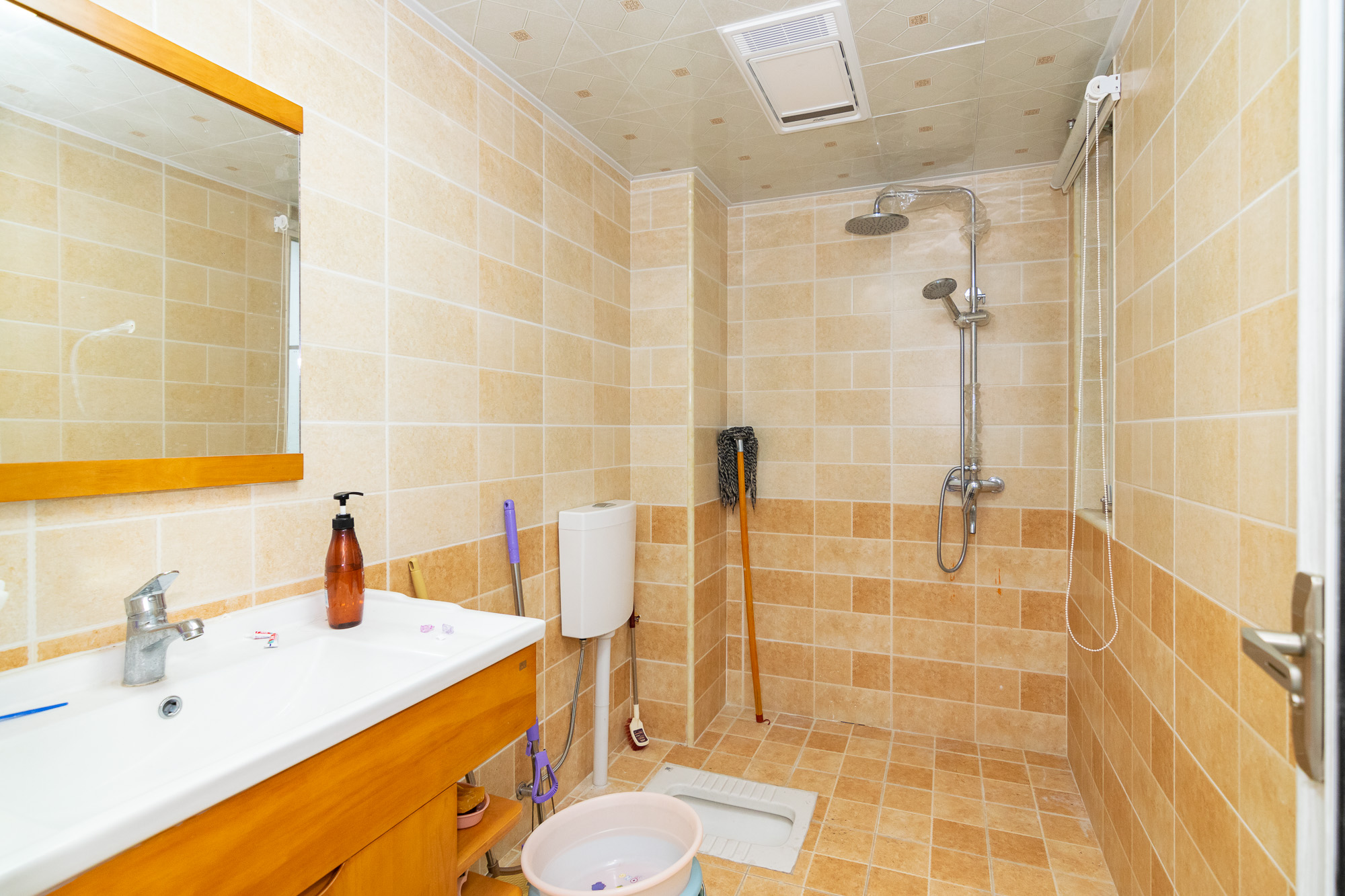 金地三千府(金地湖山樾、金地自在城)  3室2厅2卫    95.0万 金地三千府(金地湖山樾、金地自在城)  3室2厅2卫    95.0万卫生间