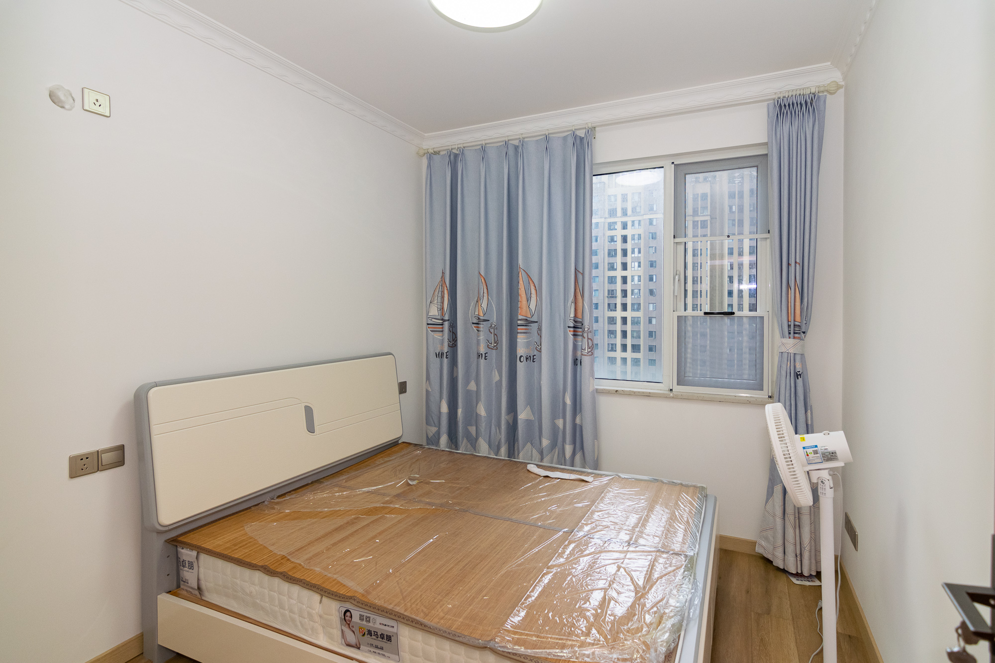 金地三千府(金地湖山樾、金地自在城)  3室2厅2卫    95.0万 金地三千府(金地湖山樾、金地自在城)  3室2厅2卫    95.0万卧室