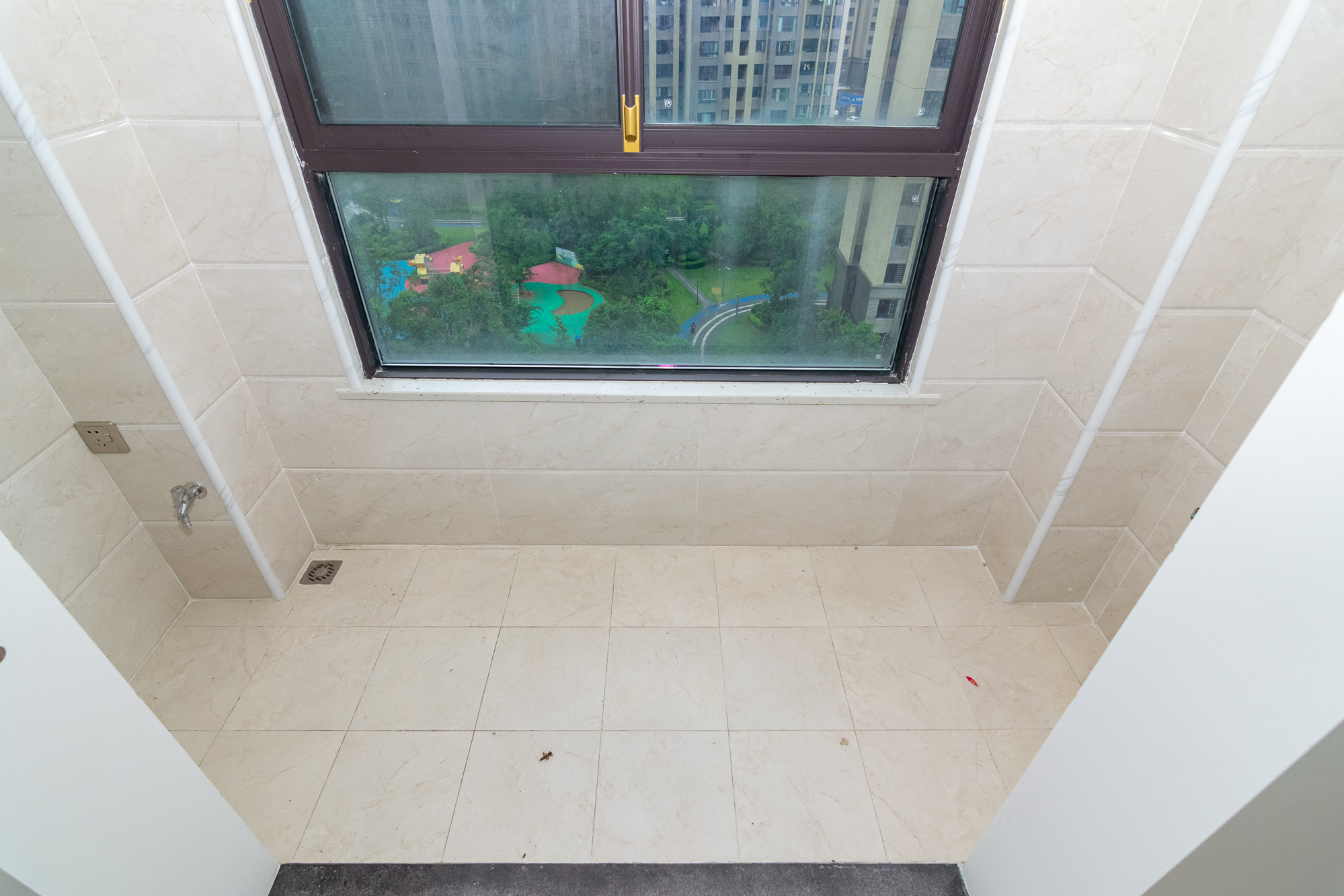 金地三千府(金地湖山樾、金地自在城)  3室2厅2卫    95.0万 金地三千府(金地湖山樾、金地自在城)  3室2厅2卫    95.0万阳台