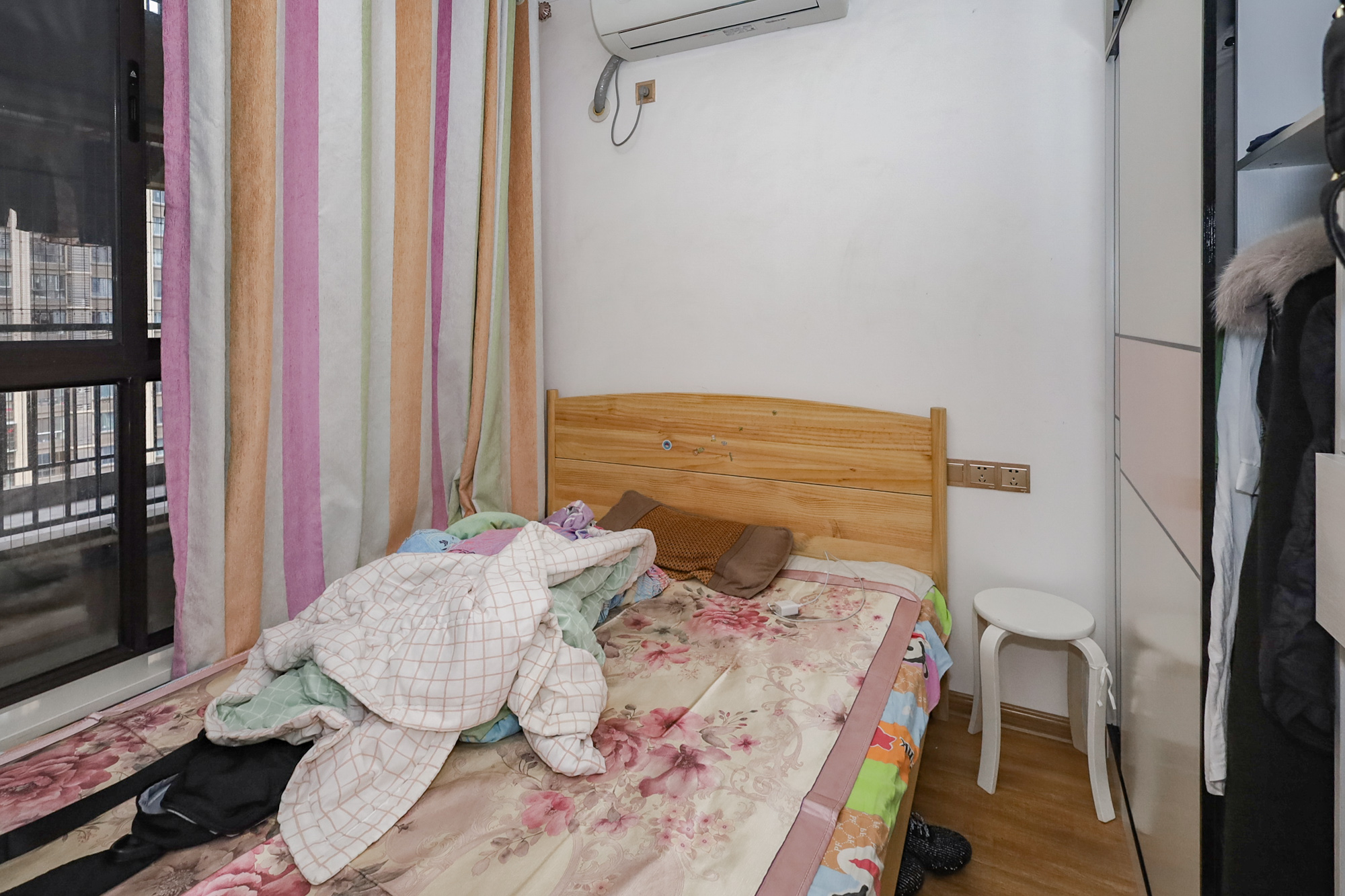 协信星澜汇  3室2厅2卫    132.0万卧室