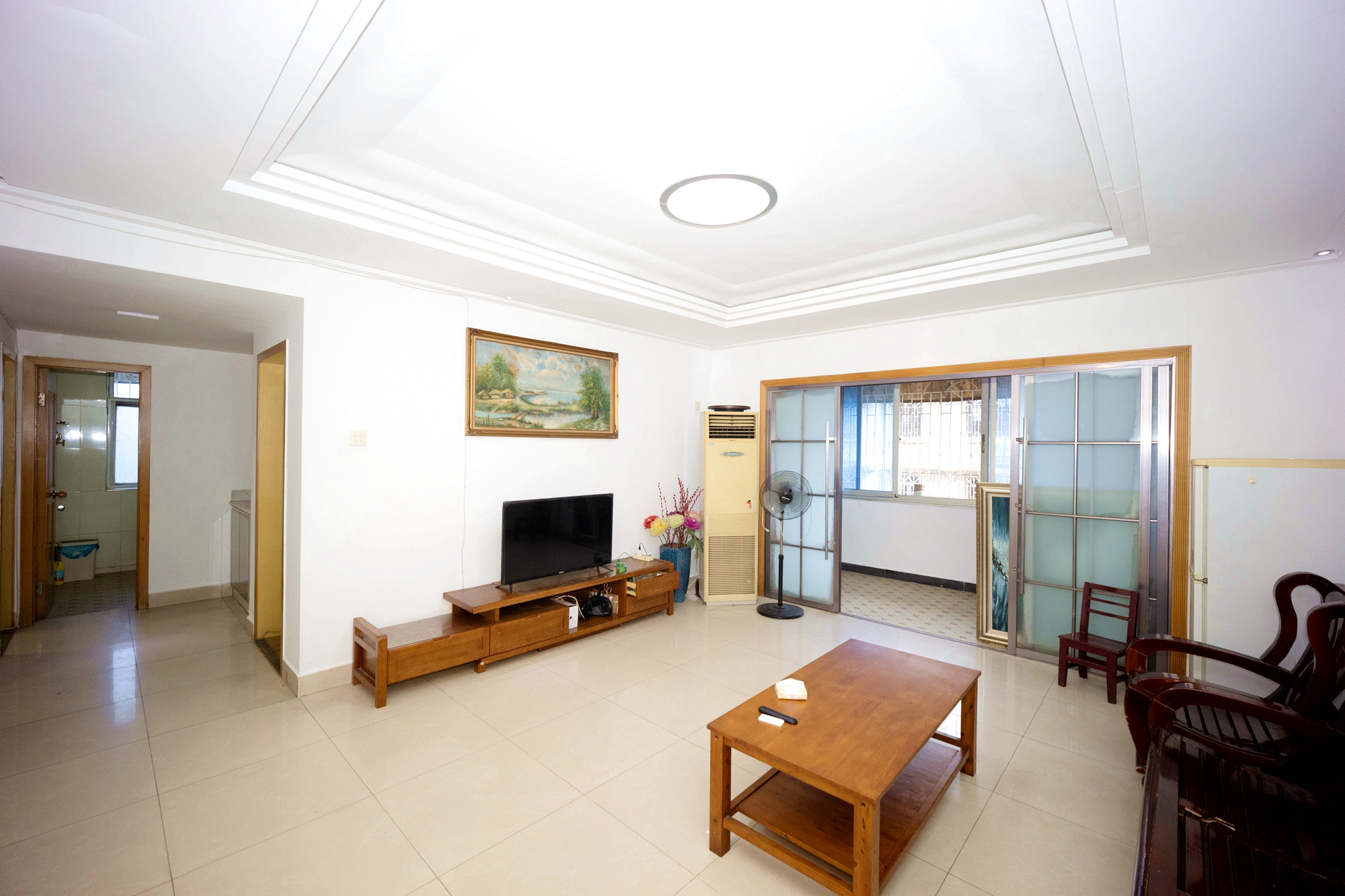 鸿园小区 3室2厅1卫 85.0万 鸿园小区 3室2厅1卫 85.0万客厅