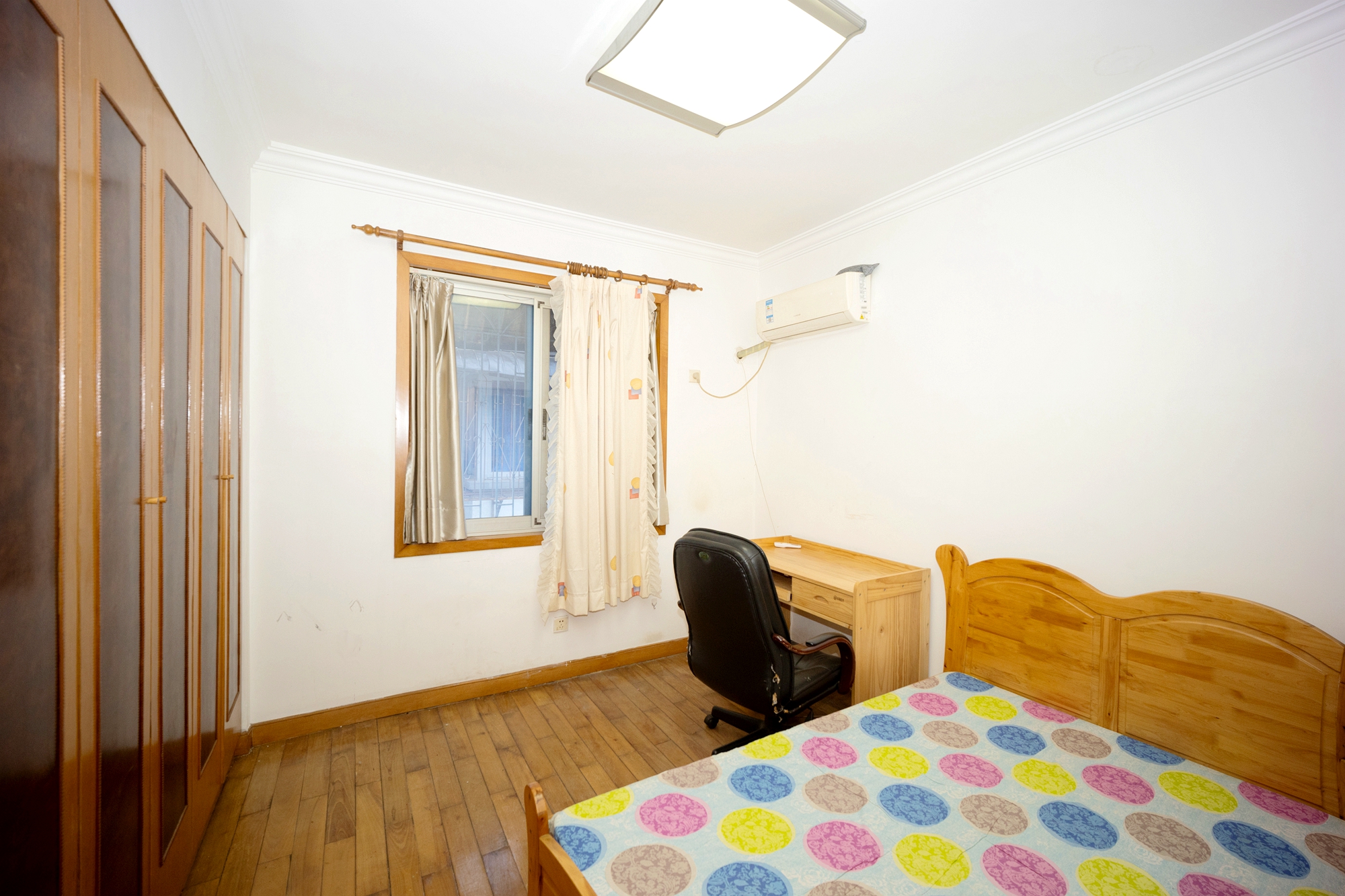 鸿园小区 3室2厅1卫 85.0万 鸿园小区 3室2厅1卫 85.0万卧室