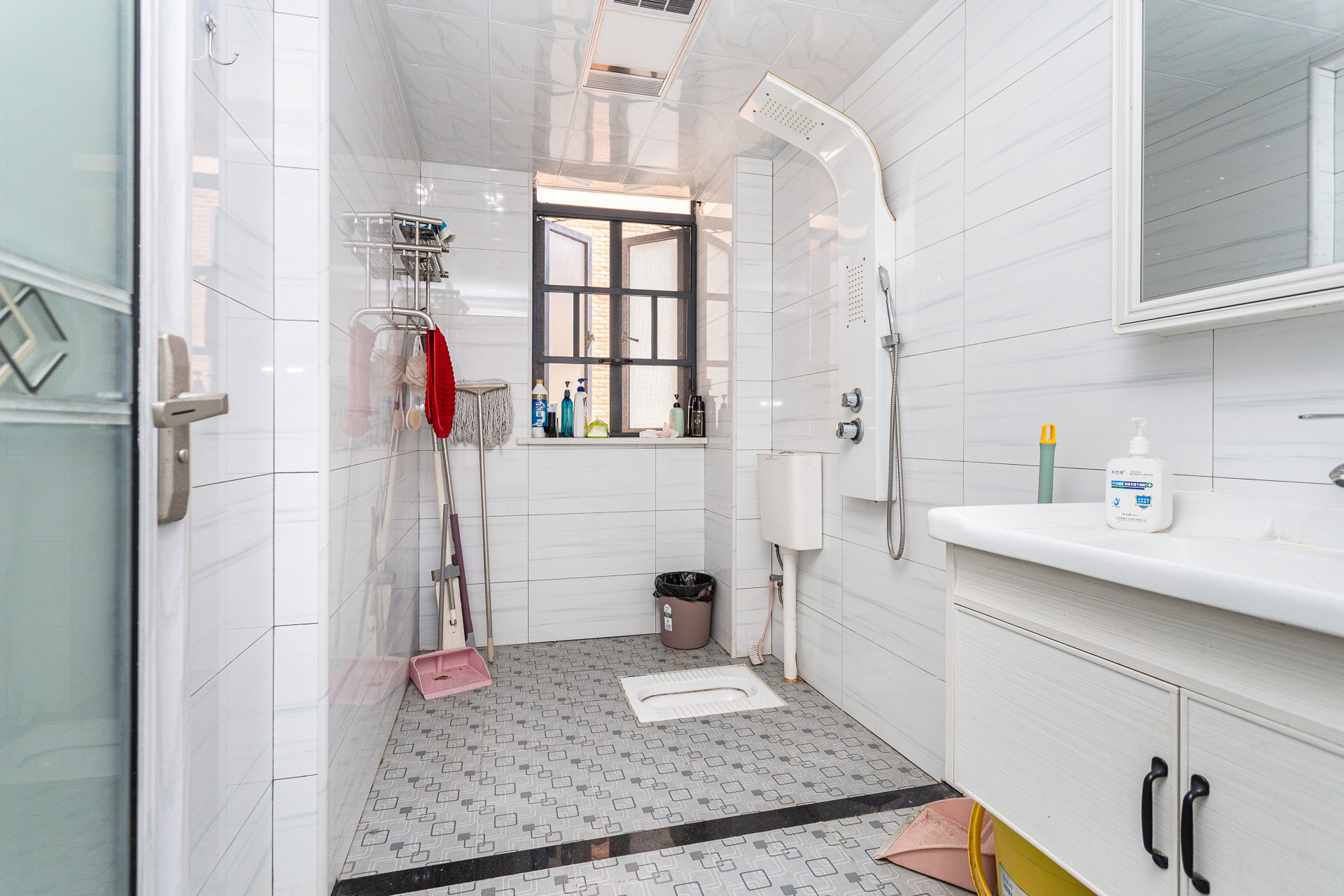 Cross尚公馆  3室2厅2卫    82.8万 Cross尚公馆  3室2厅2卫    82.8万卫生间