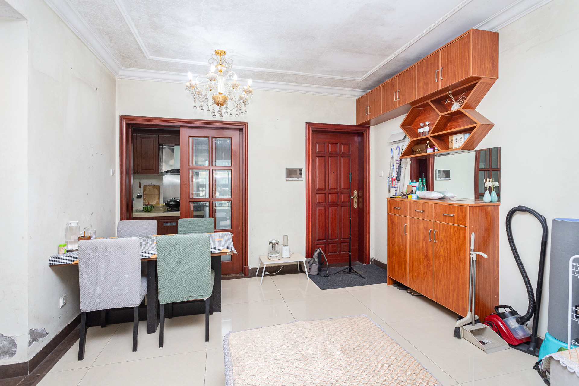 恒大名都  2室2厅1卫    49.8万客厅