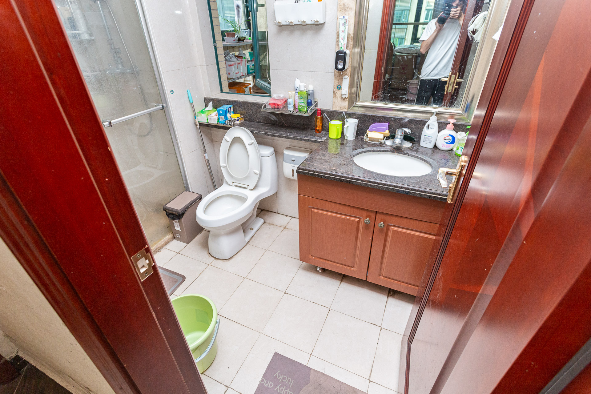 恒大名都  2室2厅1卫    49.8万卫生间