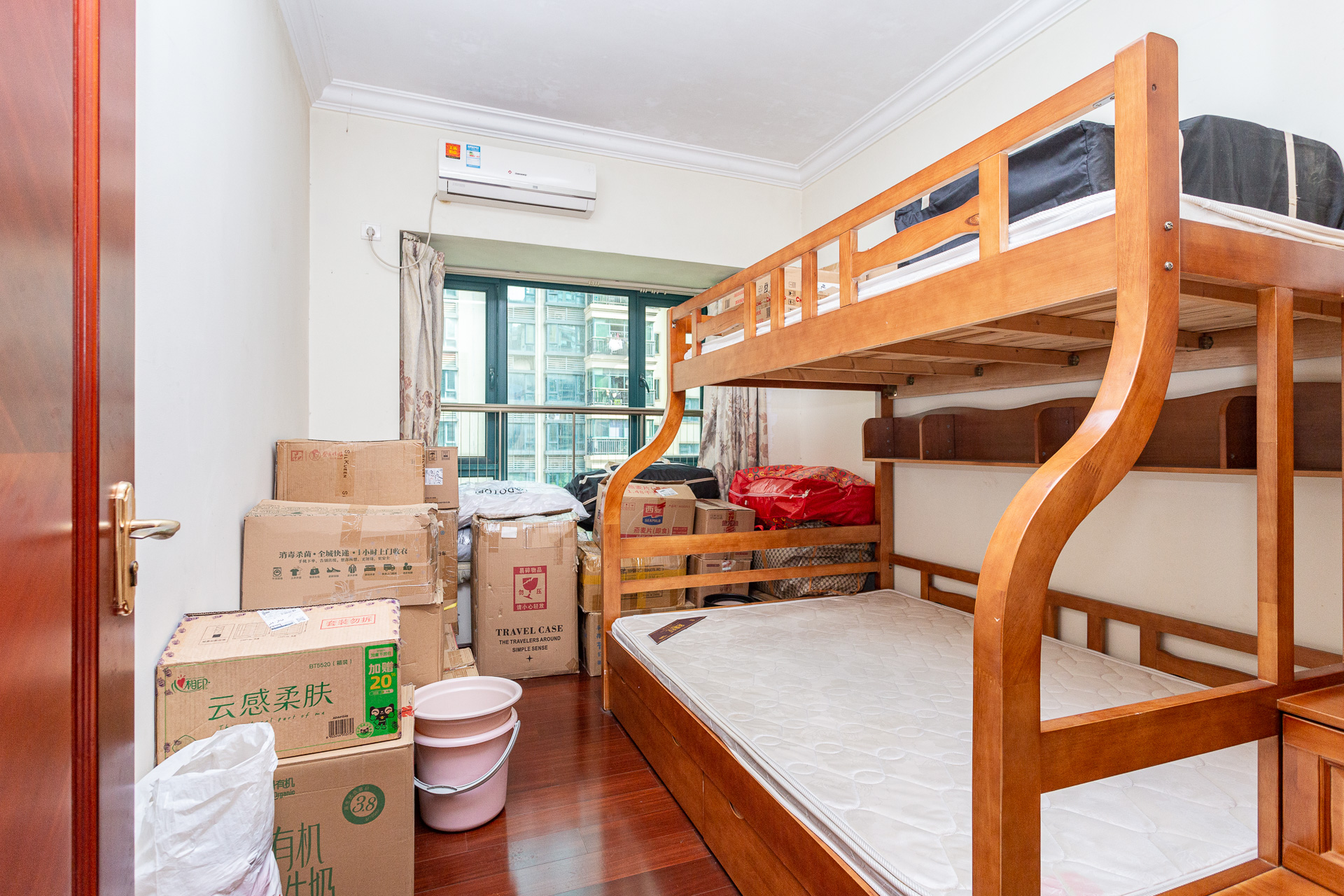 恒大名都  2室2厅1卫    49.8万卧室