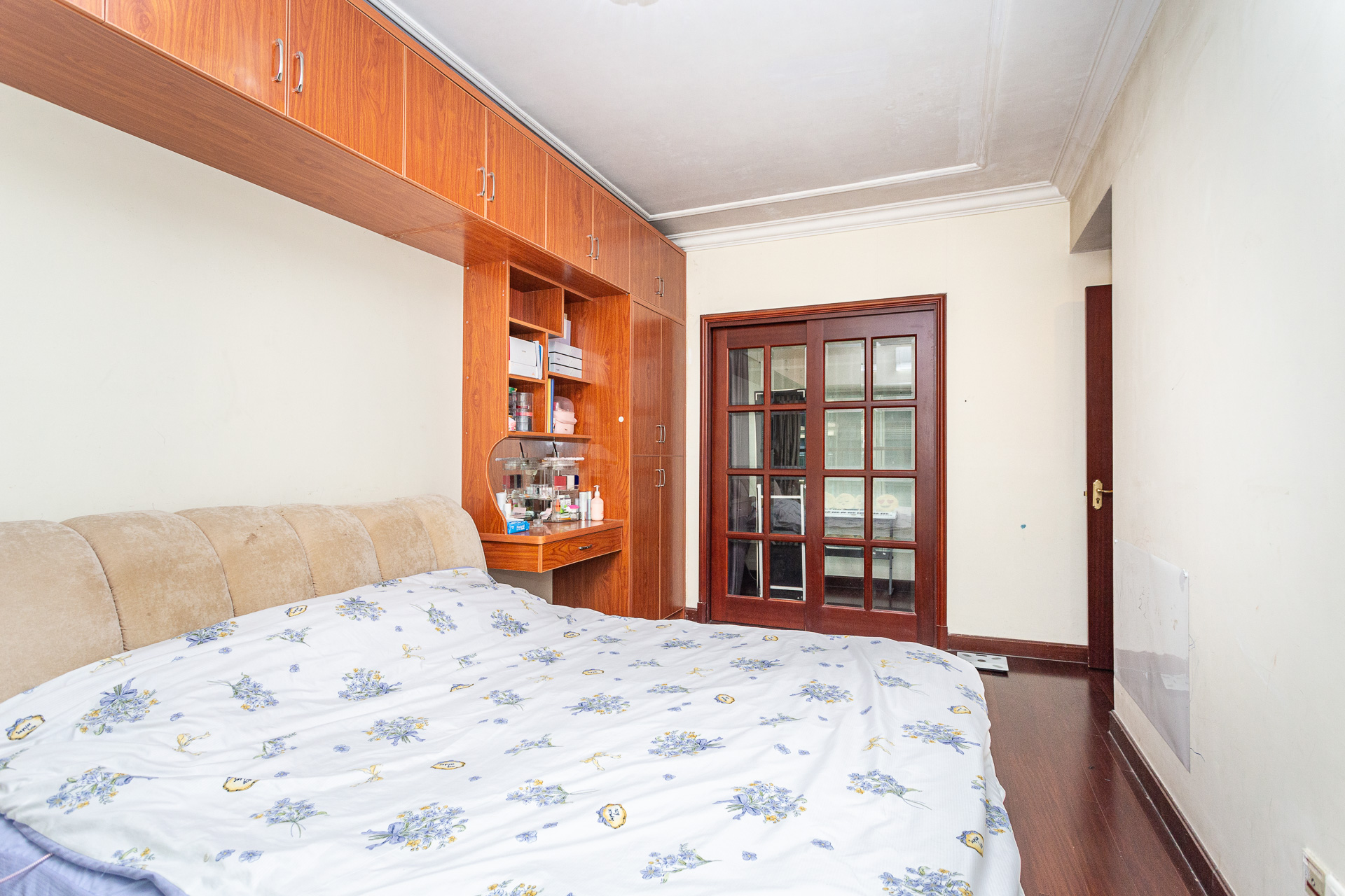 恒大名都  2室2厅1卫    49.8万卧室