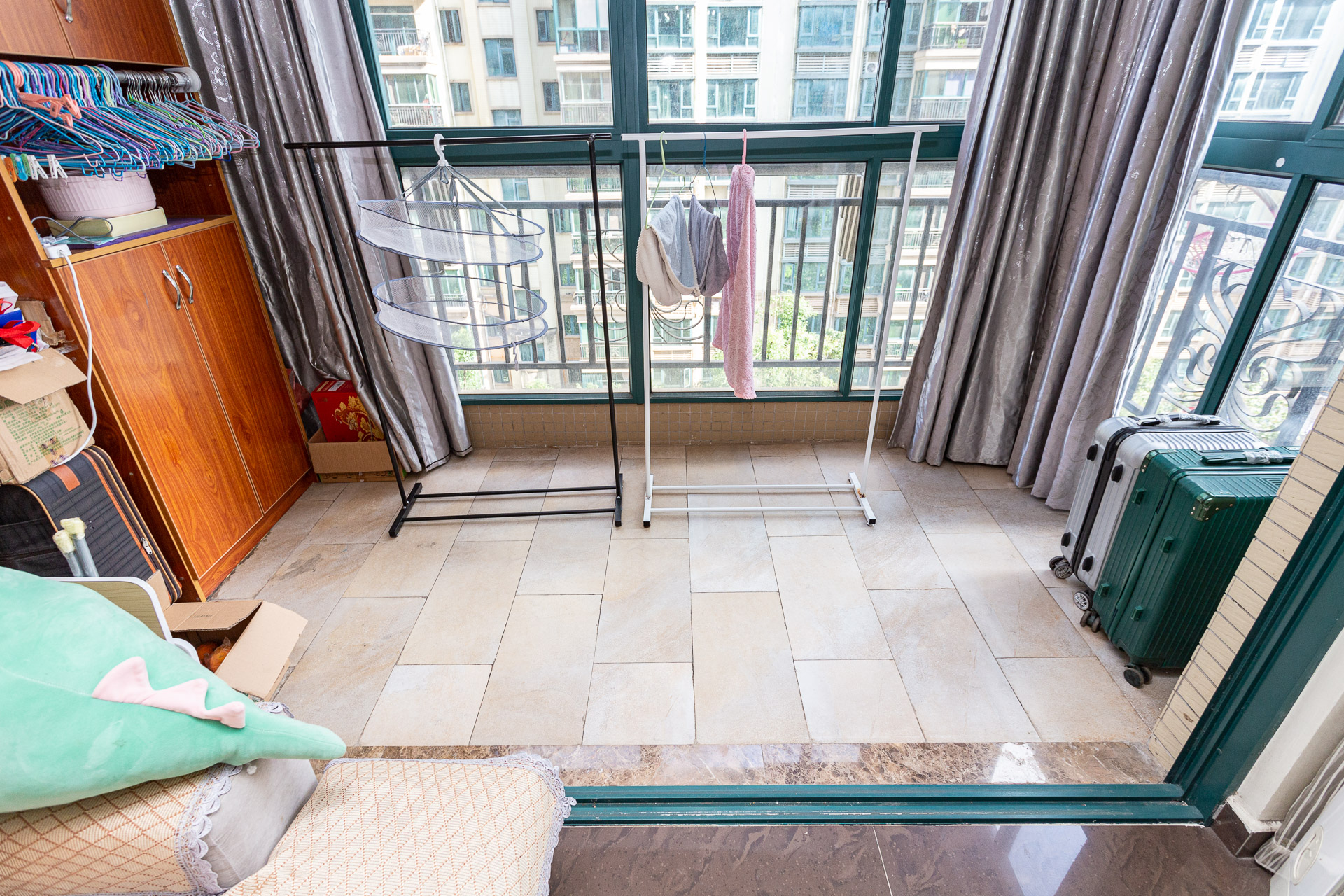 恒大名都  2室2厅1卫    49.8万阳台