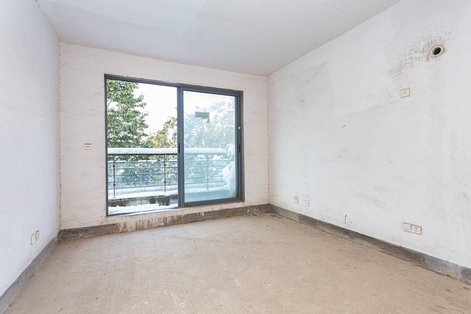 南山苏迪亚诺  5室2厅4卫    305.0万 南山苏迪亚诺  5室2厅4卫    305.0万卧室