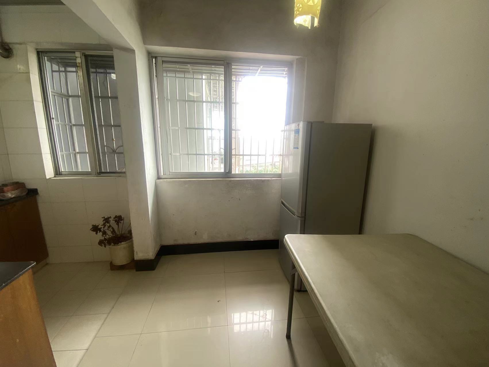 城南春天(金城大厦) 1室1厅1卫 16.8万 城南春天(金城大厦) 1室1厅1卫 16.8万室内图