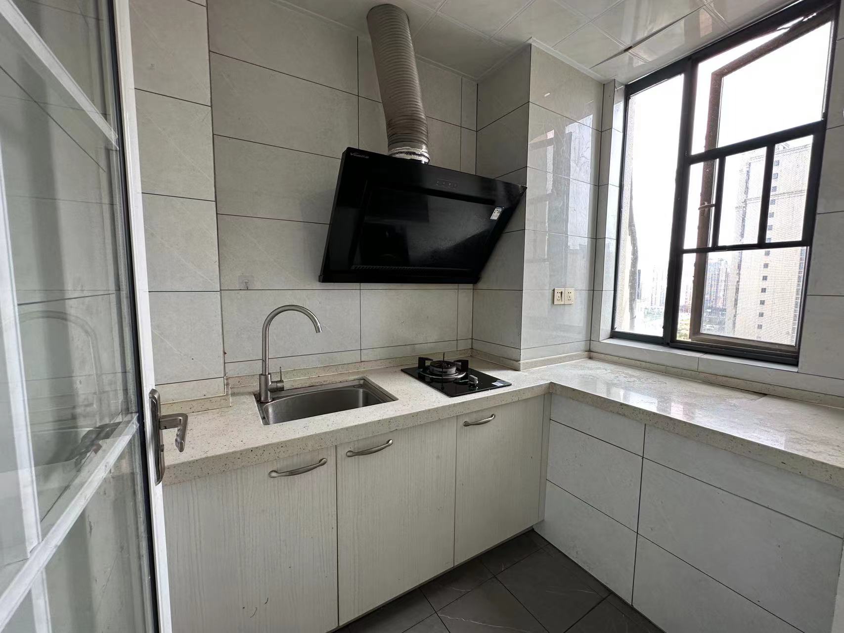 白金汉宫 1室1厅1卫 26.8万 白金汉宫 1室1厅1卫 26.8万室内图