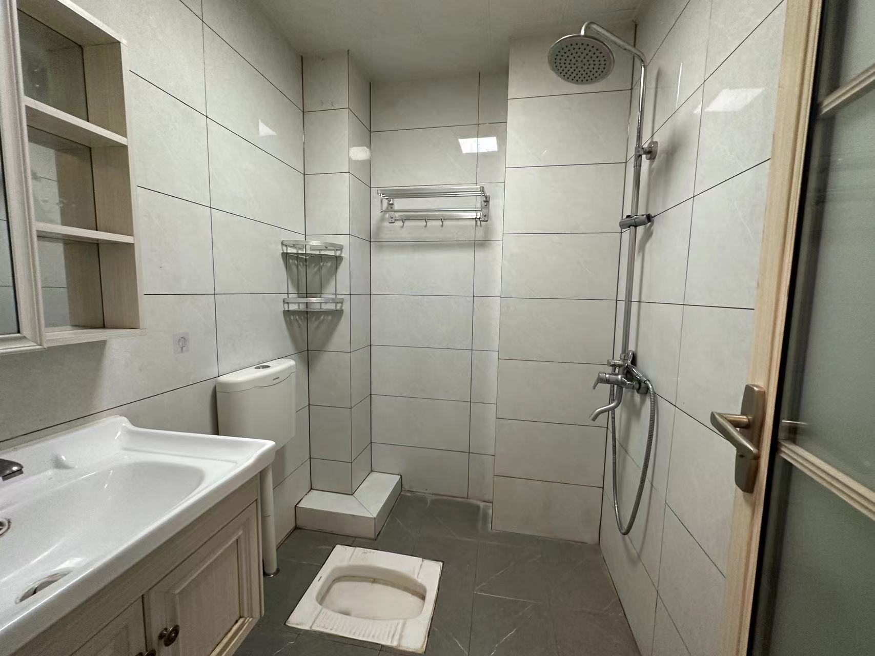 白金汉宫 1室1厅1卫 26.8万 白金汉宫 1室1厅1卫 26.8万室内图