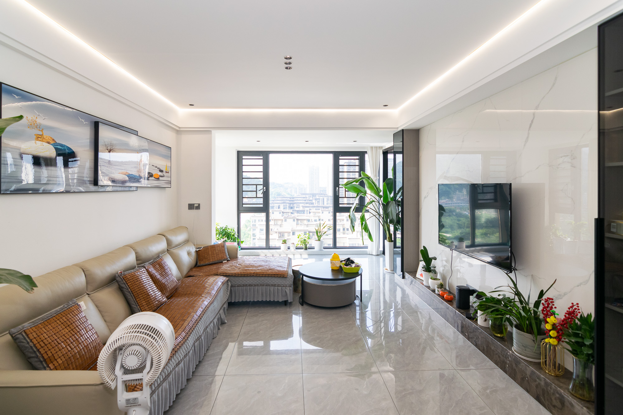 春晖花园 3室2厅2卫 105.0万 春晖花园 3室2厅2卫 105.0万客厅