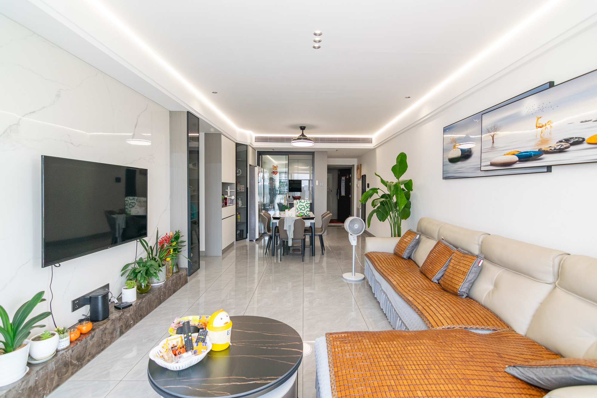 春晖花园 3室2厅2卫 105.0万 春晖花园 3室2厅2卫 105.0万客厅