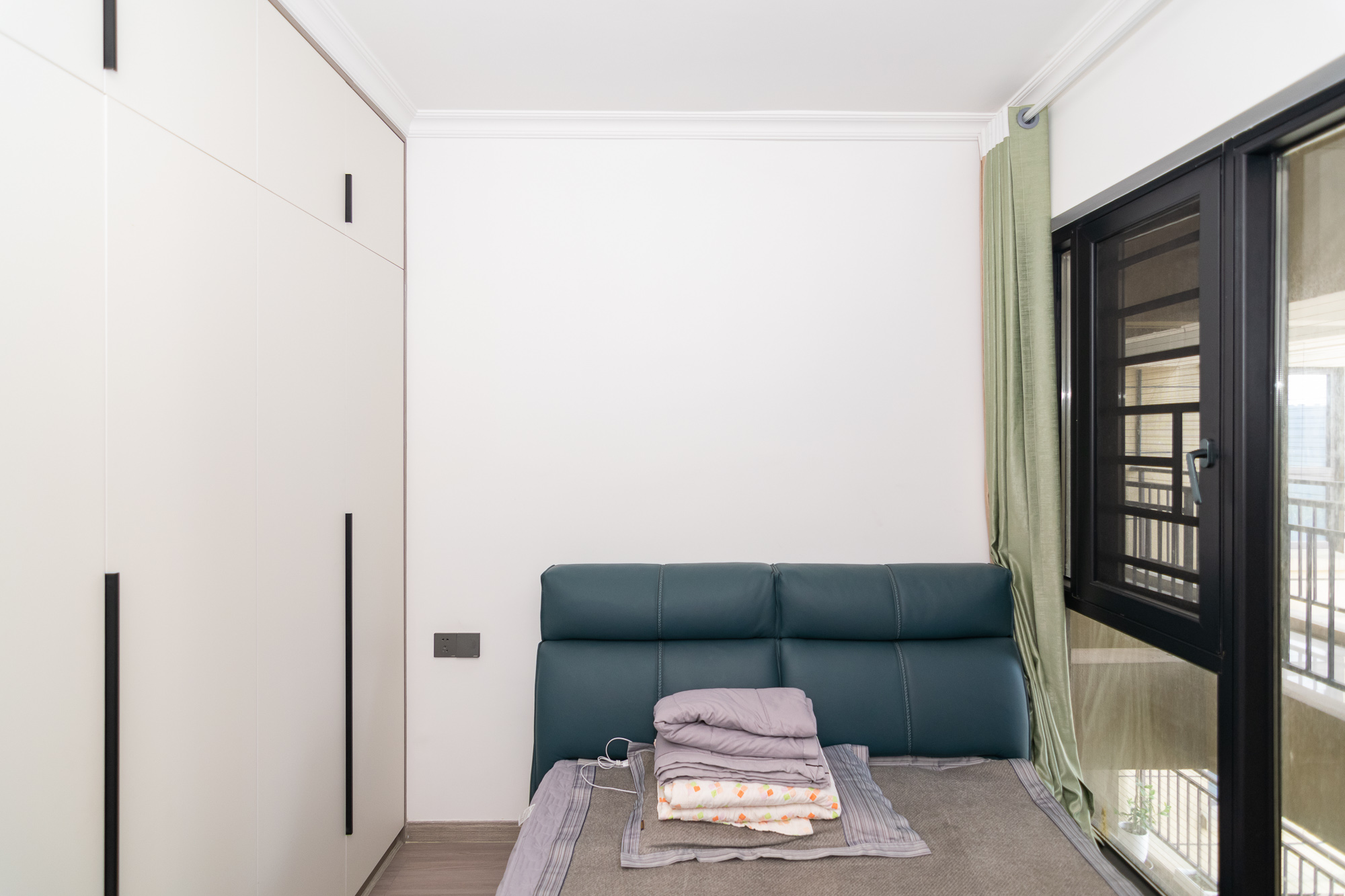 春晖花园 3室2厅2卫 105.0万 春晖花园 3室2厅2卫 105.0万卧室