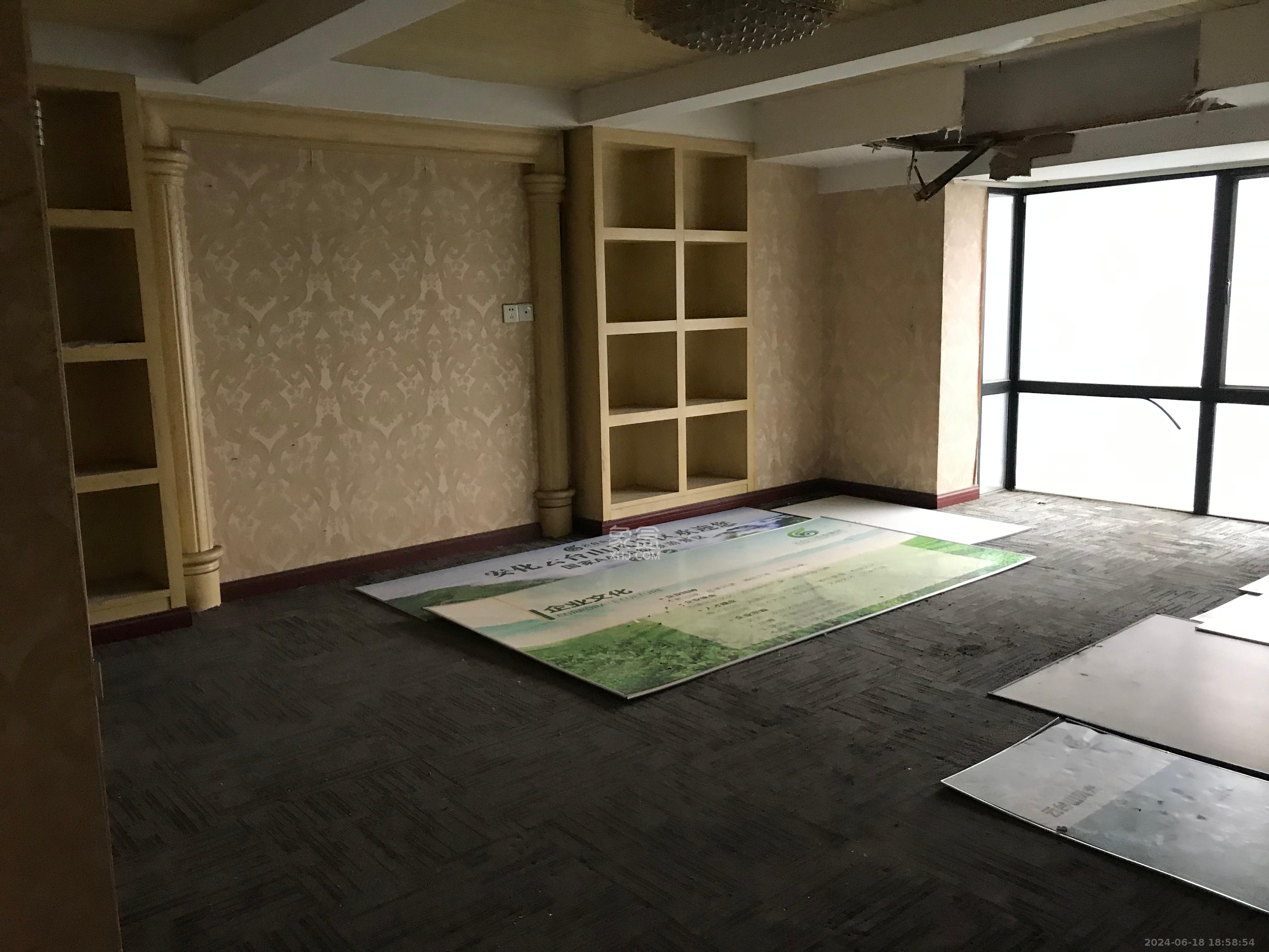 城市快线（新建大厦）  1室1厅1卫   3000.00元/月室内图