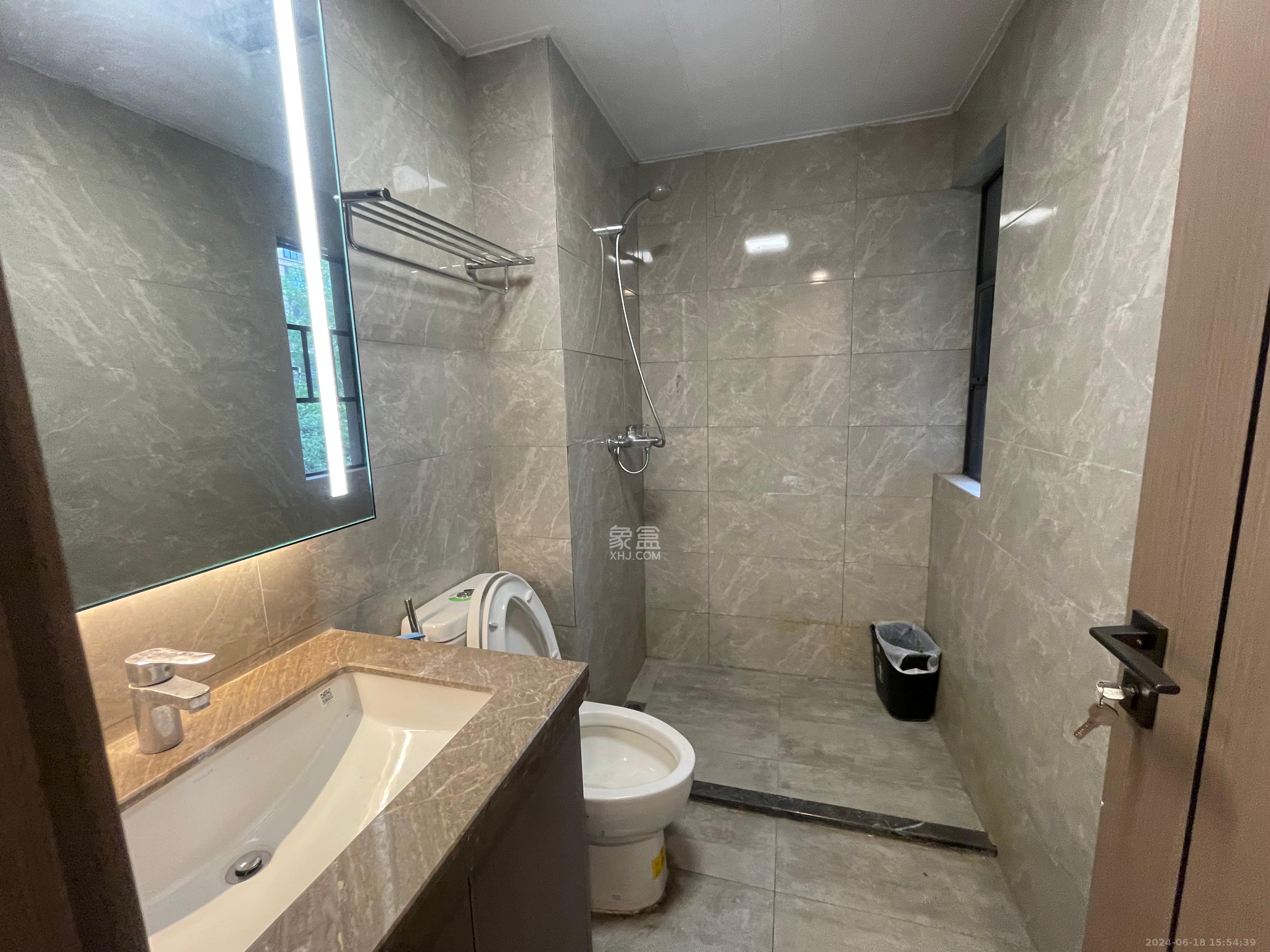 金茂建发泊悦 4室2厅2卫 4200.0元/月 金茂建发泊悦 4室2厅2卫 4200.0元/月室内图