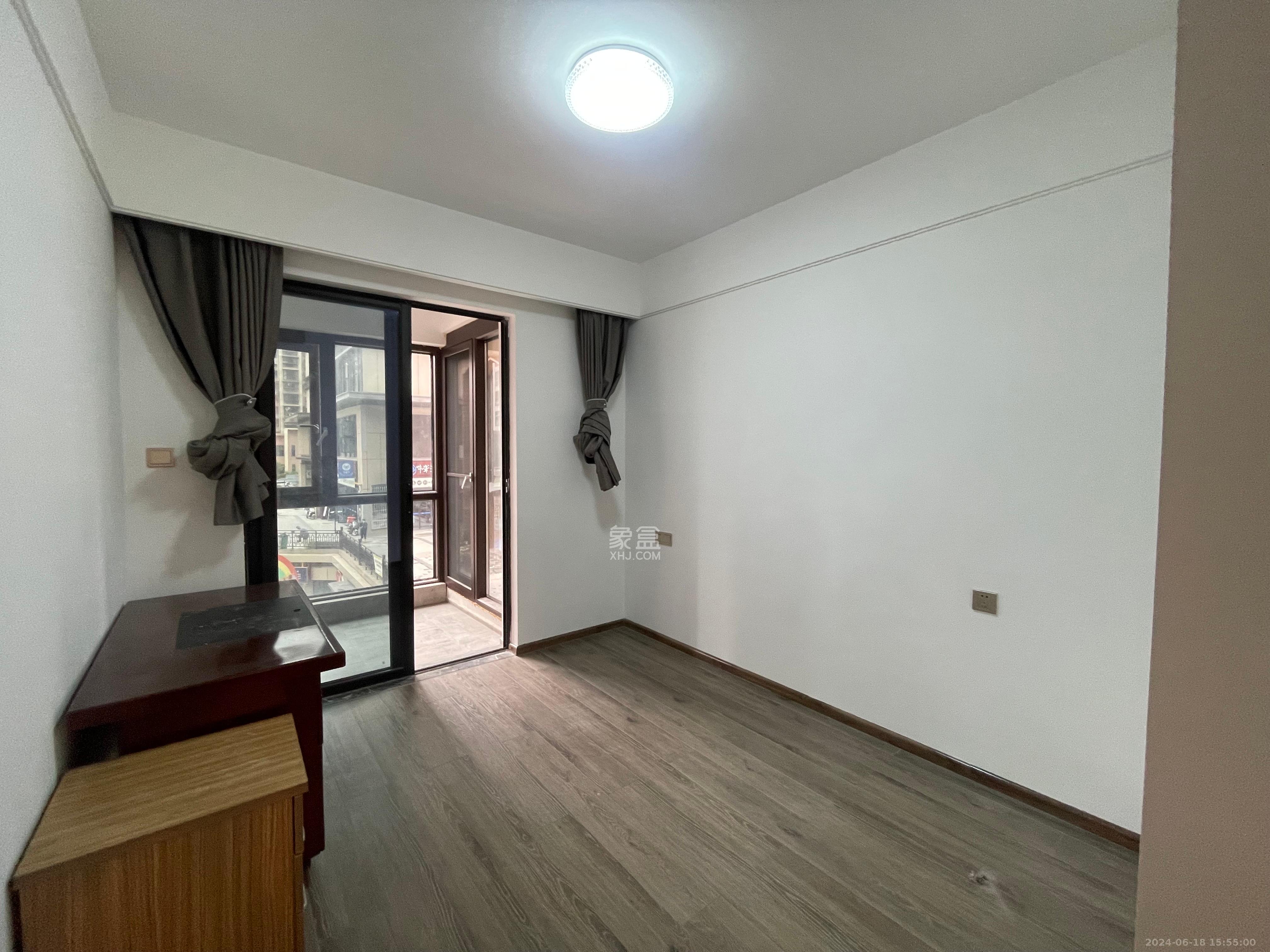 金茂建发泊悦 4室2厅2卫 4200.0元/月 金茂建发泊悦 4室2厅2卫 4200.0元/月室内图