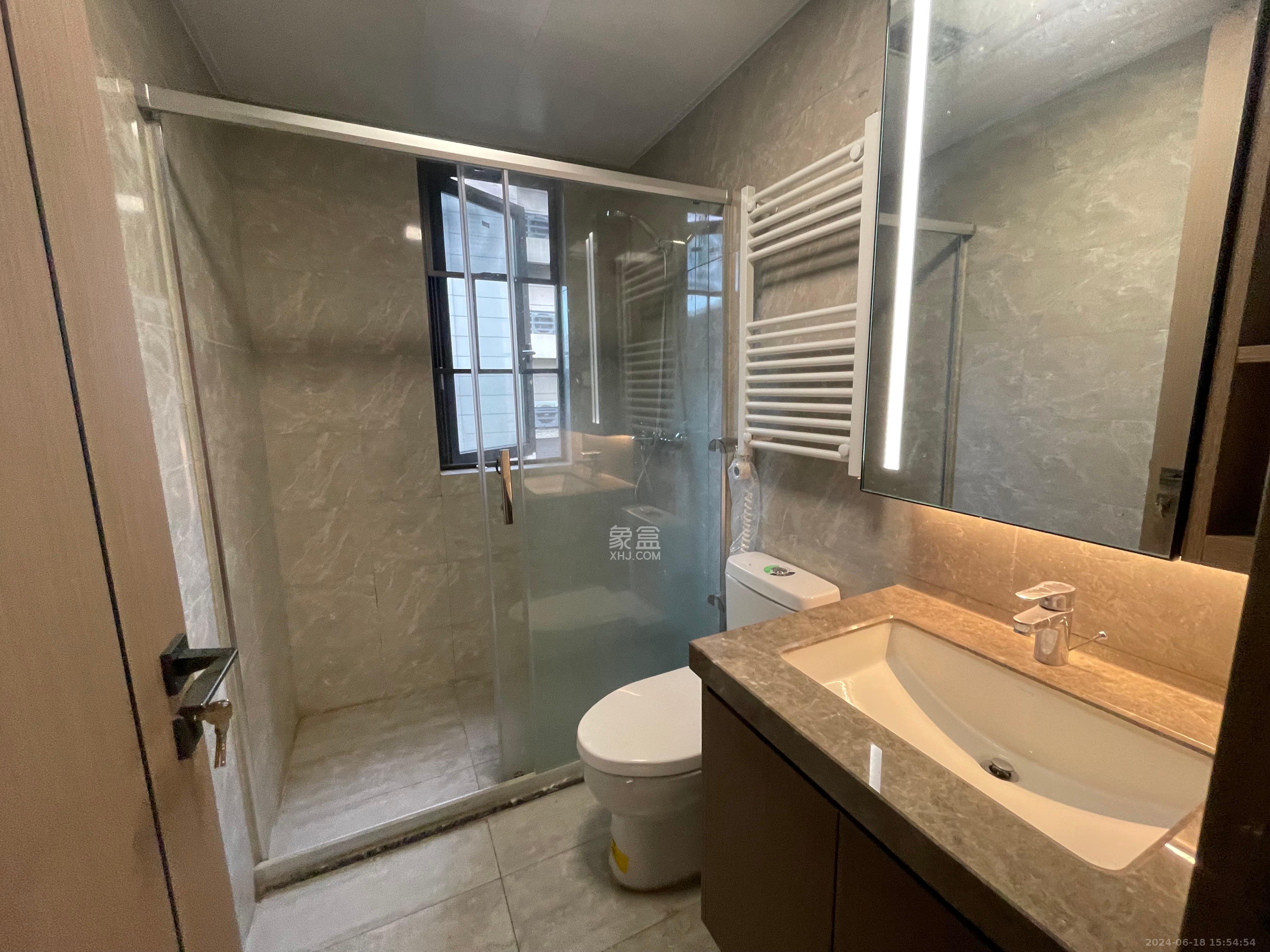 金茂建发泊悦 4室2厅2卫 4200.0元/月 金茂建发泊悦 4室2厅2卫 4200.0元/月室内图