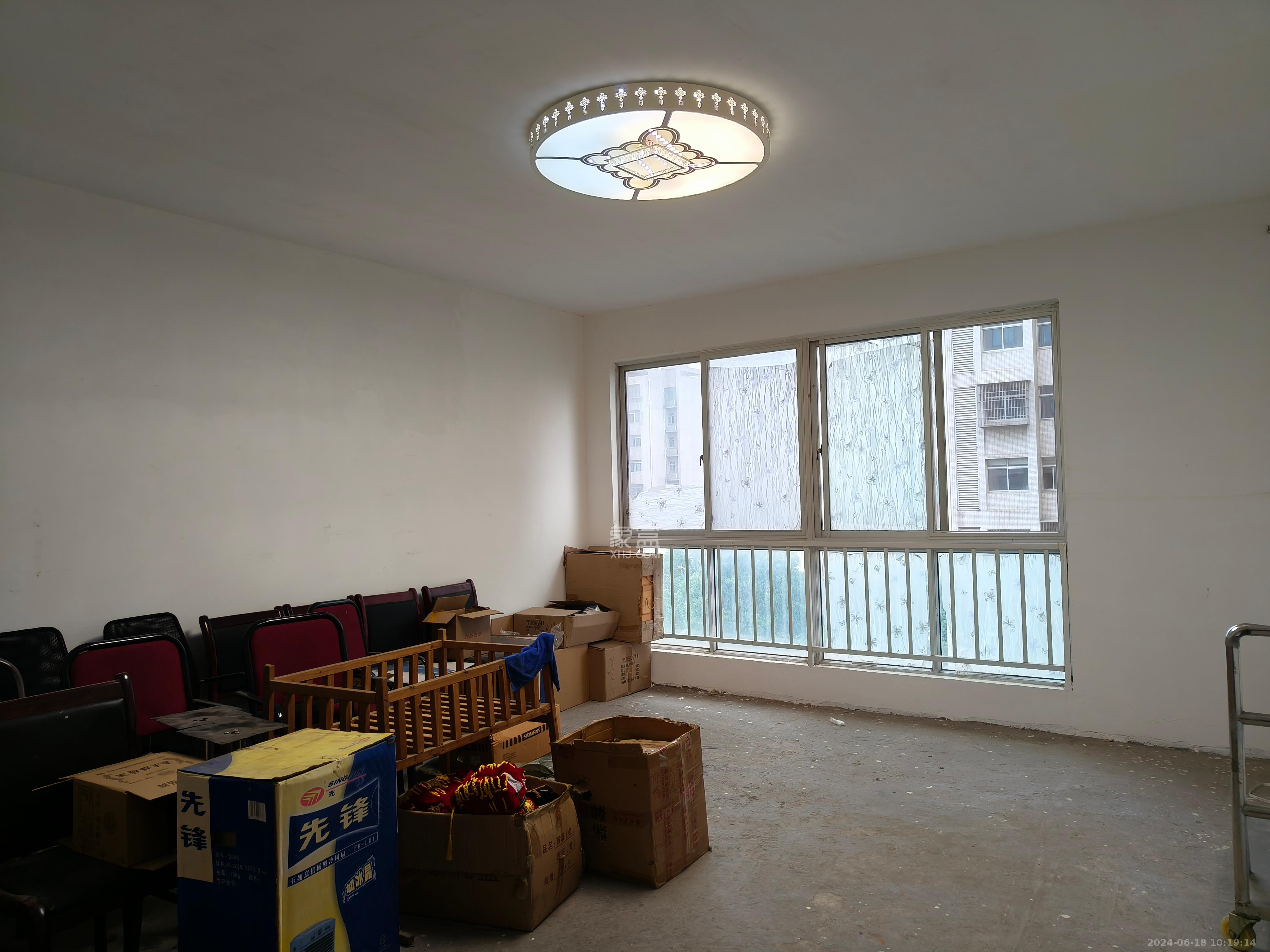 八一小区  5室2厅1卫   2100.00元/月室内图