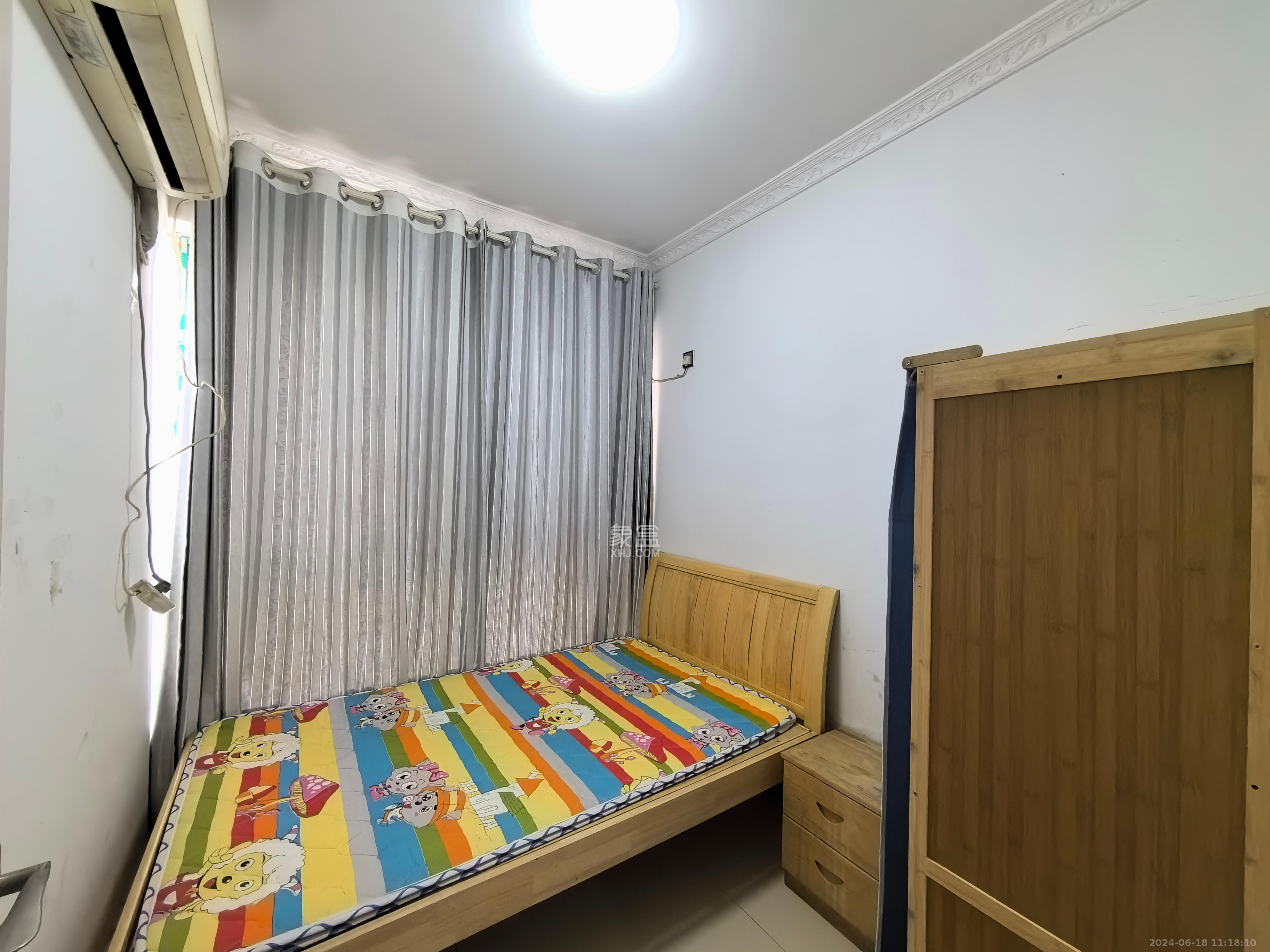 佛奥康桥水岸  3室2厅1卫   1500.00元/月室内图