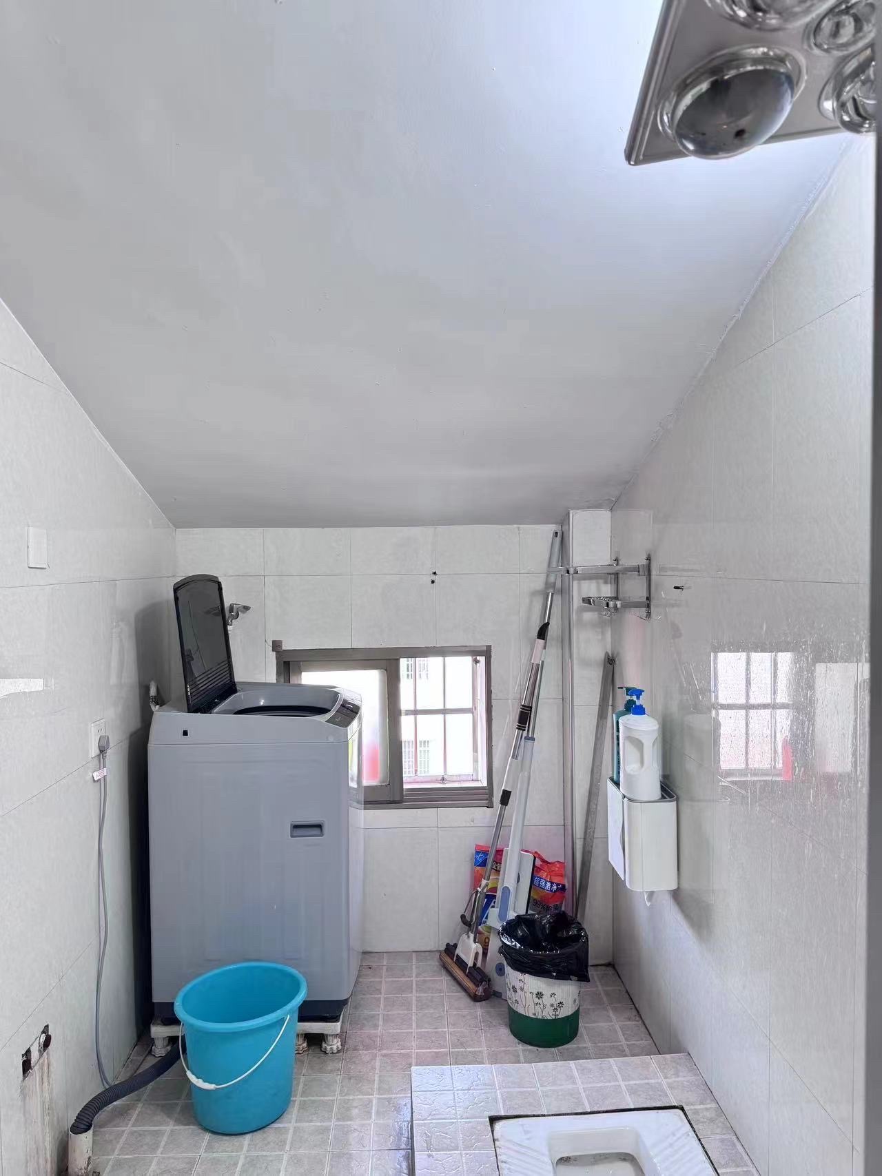 五江建材城  4室2厅2卫   28.80万客厅