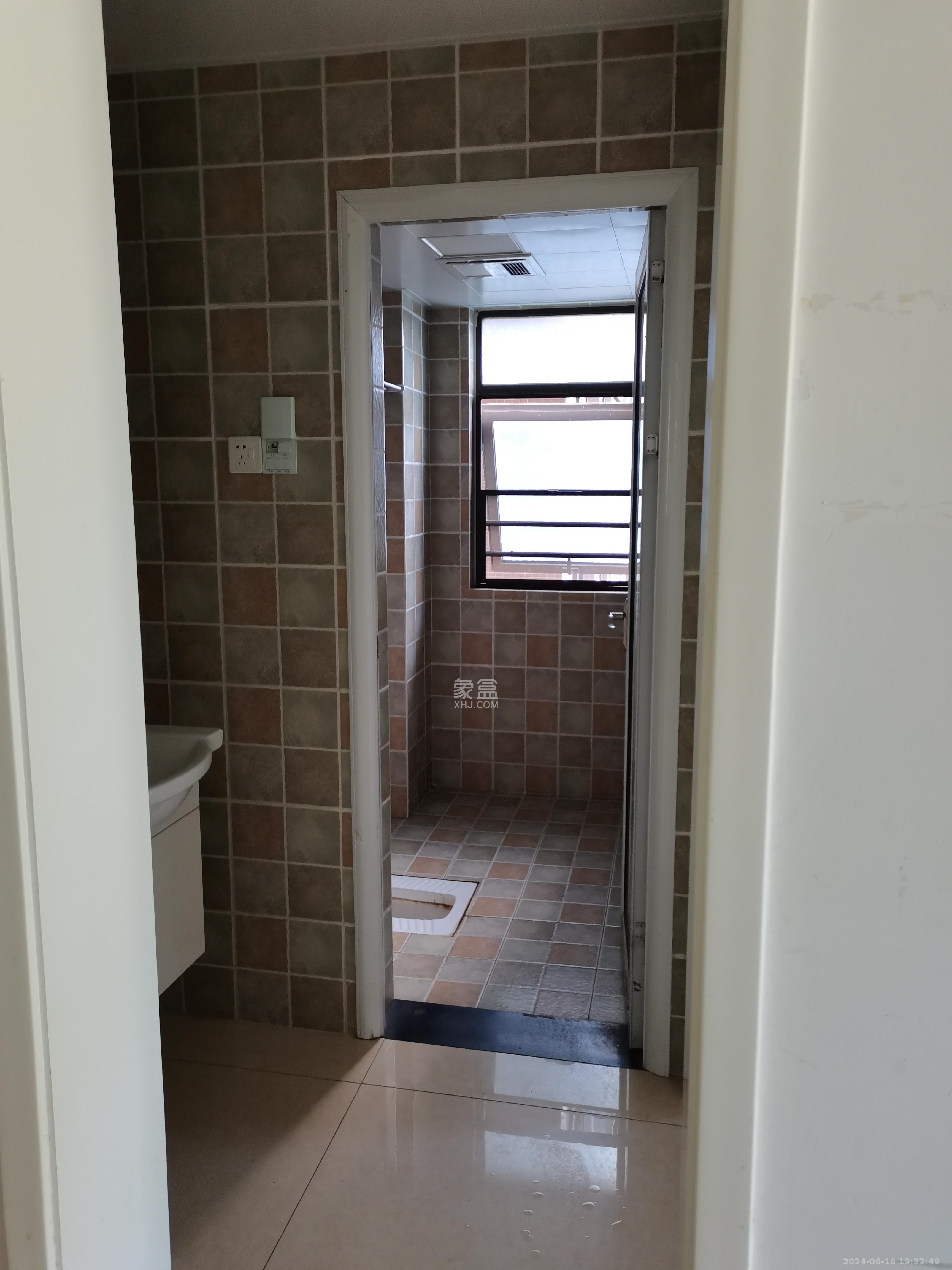 阳光城尚东湾学园区 2室2厅1卫 2300.0元/月 阳光城尚东湾学园区 2室2厅1卫 2300.0元/月室内图