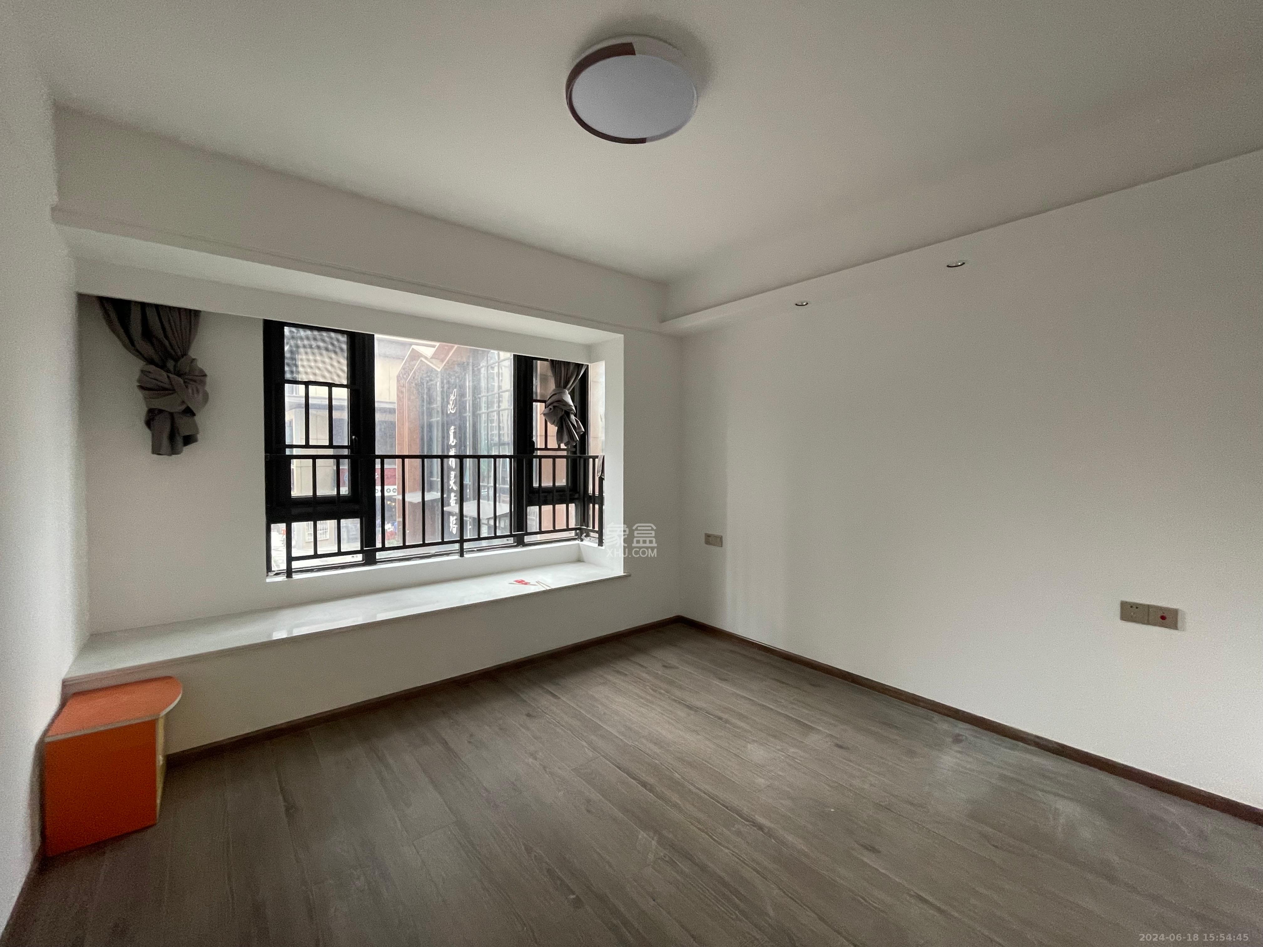 金茂建发泊悦 4室2厅2卫 4200.0元/月 金茂建发泊悦 4室2厅2卫 4200.0元/月室内图