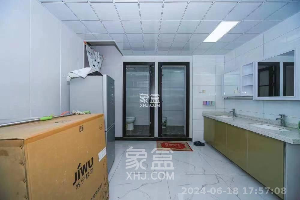 米兰春天  6室2厅3卫   5500.00元/月室内图