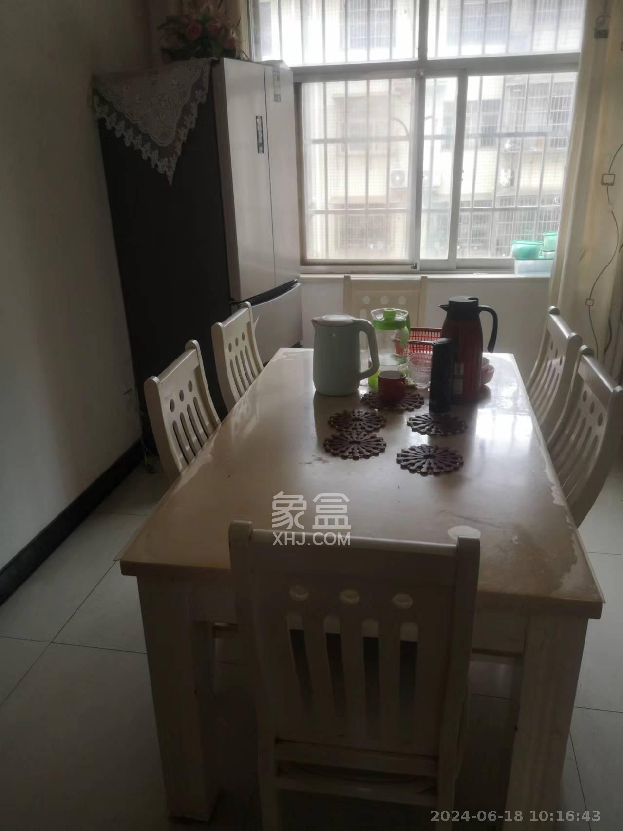兴隆小区  3室2厅2卫   2000.00元/月室内图