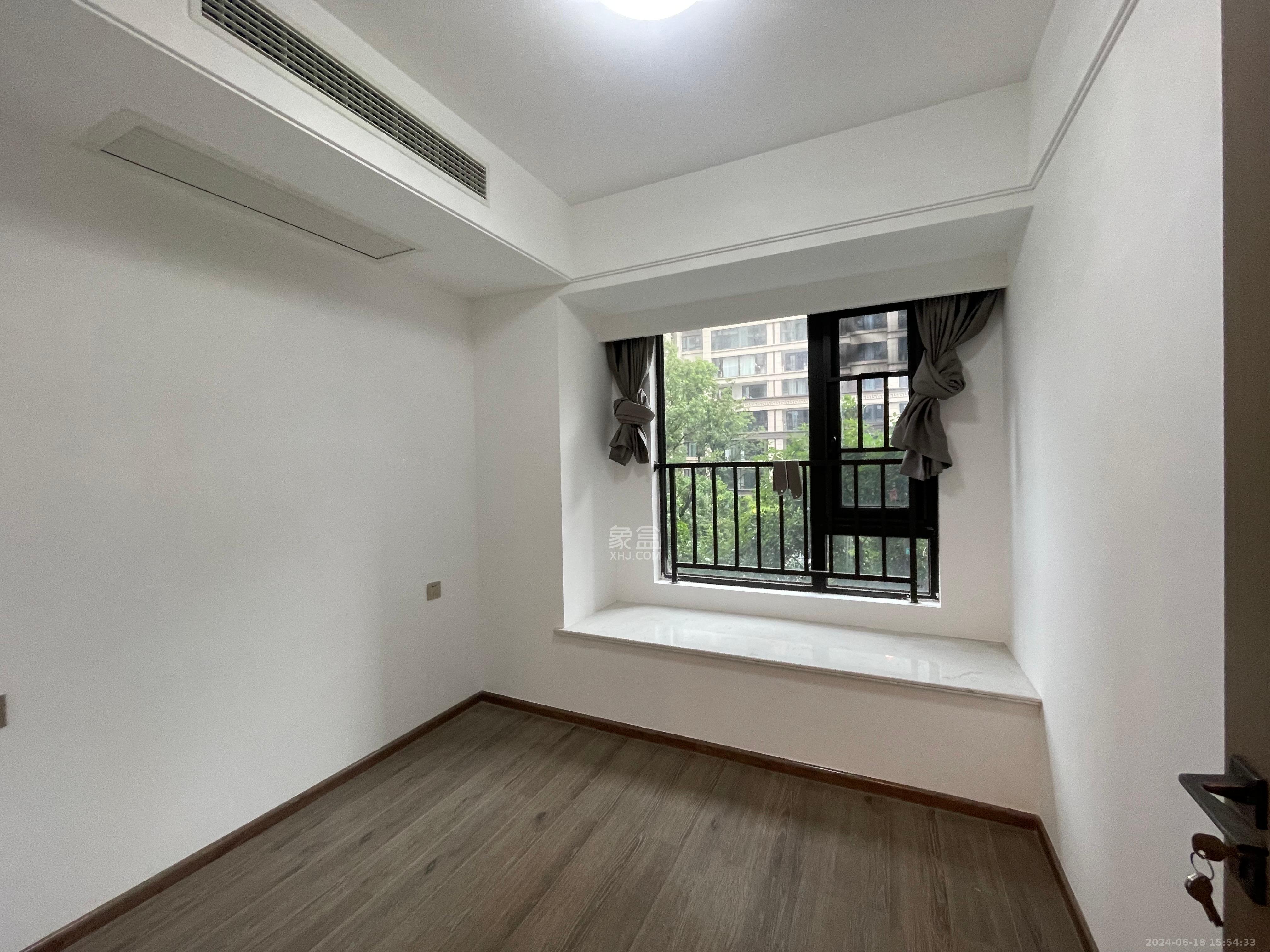 金茂建发泊悦 4室2厅2卫 4200.0元/月 金茂建发泊悦 4室2厅2卫 4200.0元/月室内图