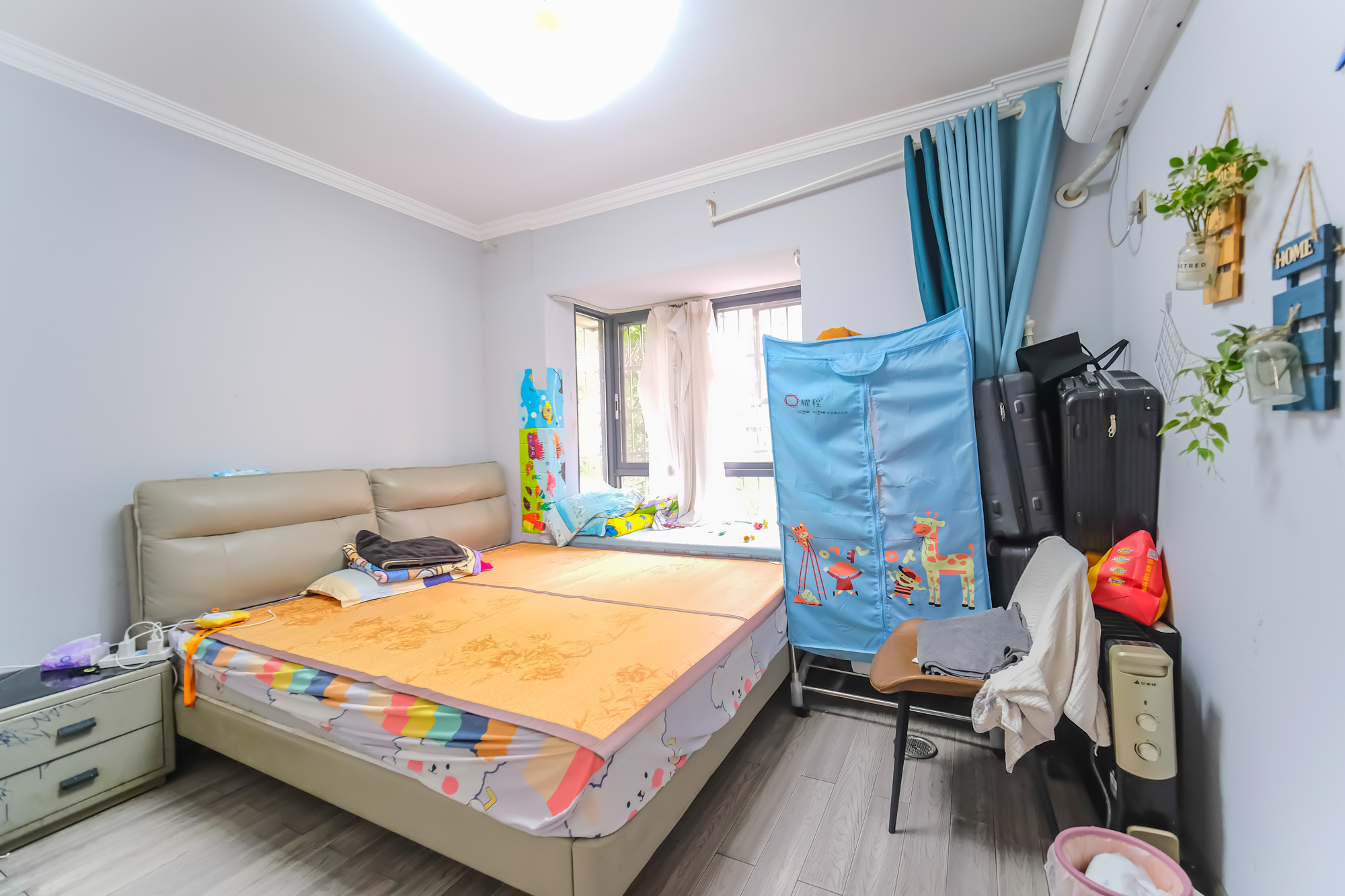 山水湾  3室2厅1卫    68.0万 山水湾  3室2厅1卫    68.0万卧室