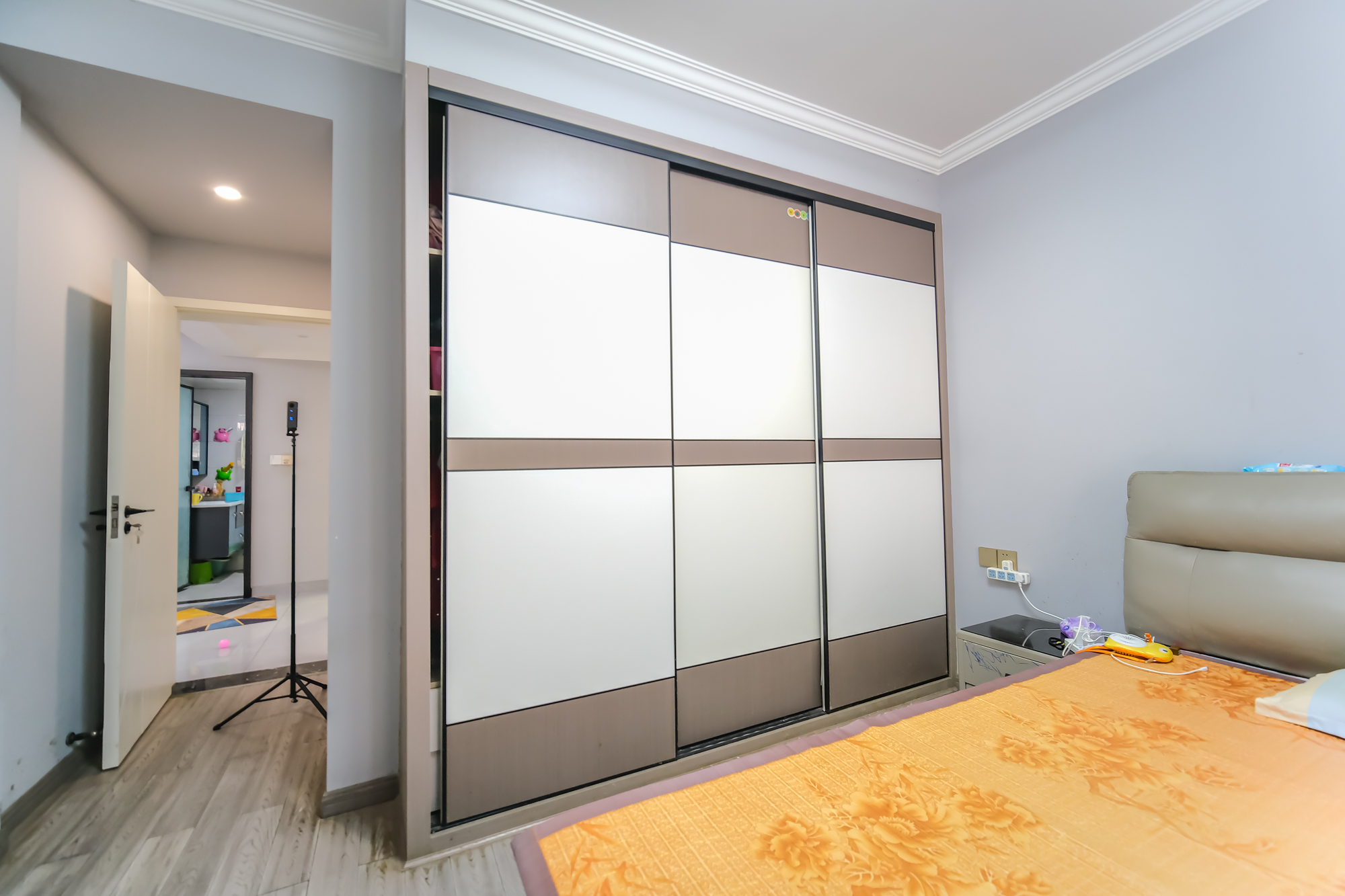 山水湾  3室2厅1卫    68.0万 山水湾  3室2厅1卫    68.0万卧室