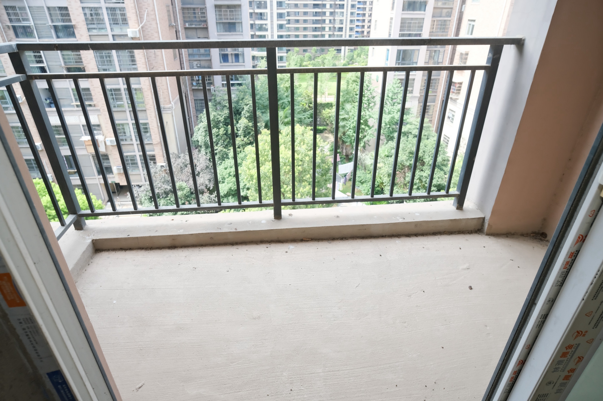 山水湾 3室2厅2卫 85.0万 山水湾 3室2厅2卫 85.0万阳台