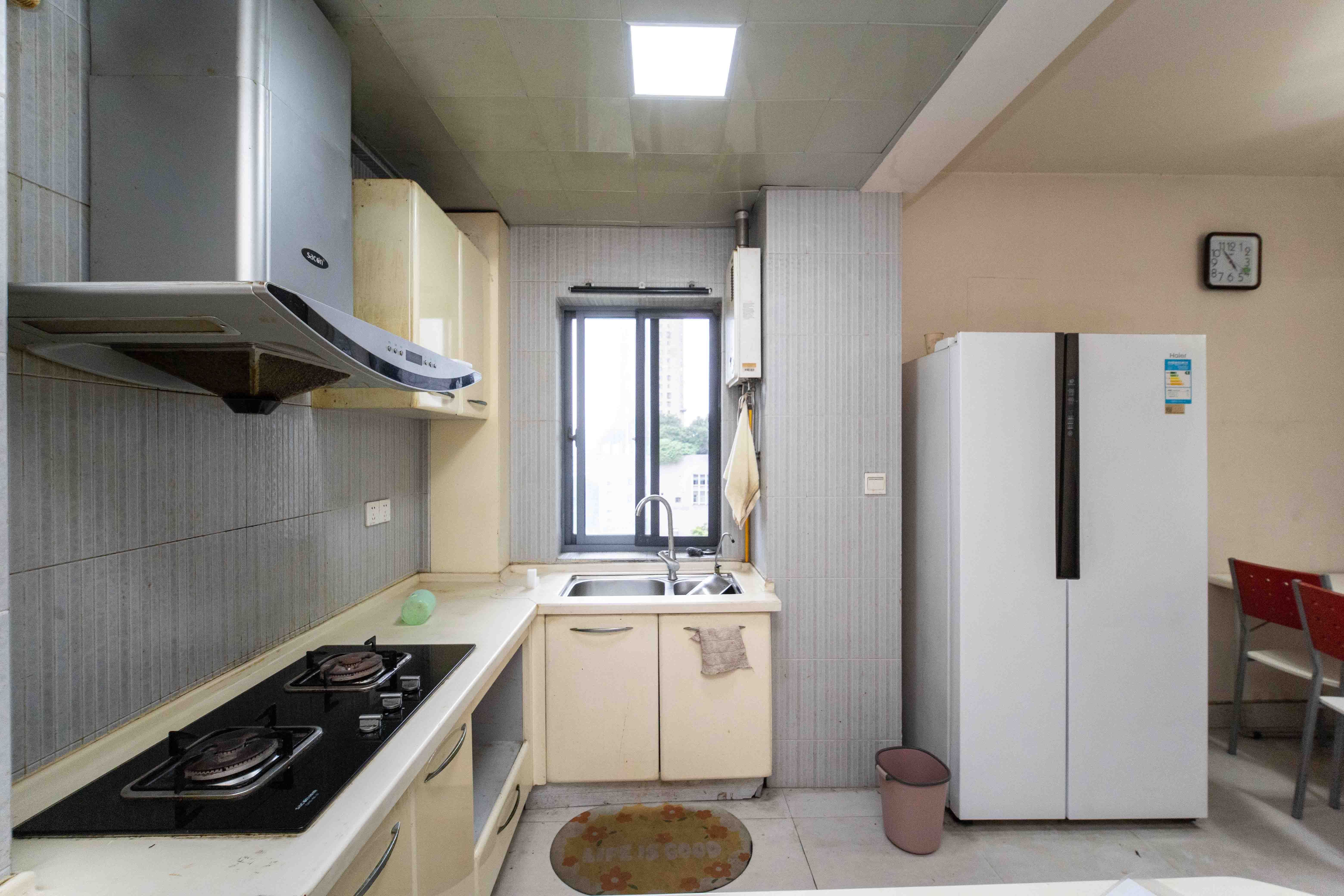 银港水晶城 2室2厅1卫 62.0万 银港水晶城 2室2厅1卫 62.0万厨房