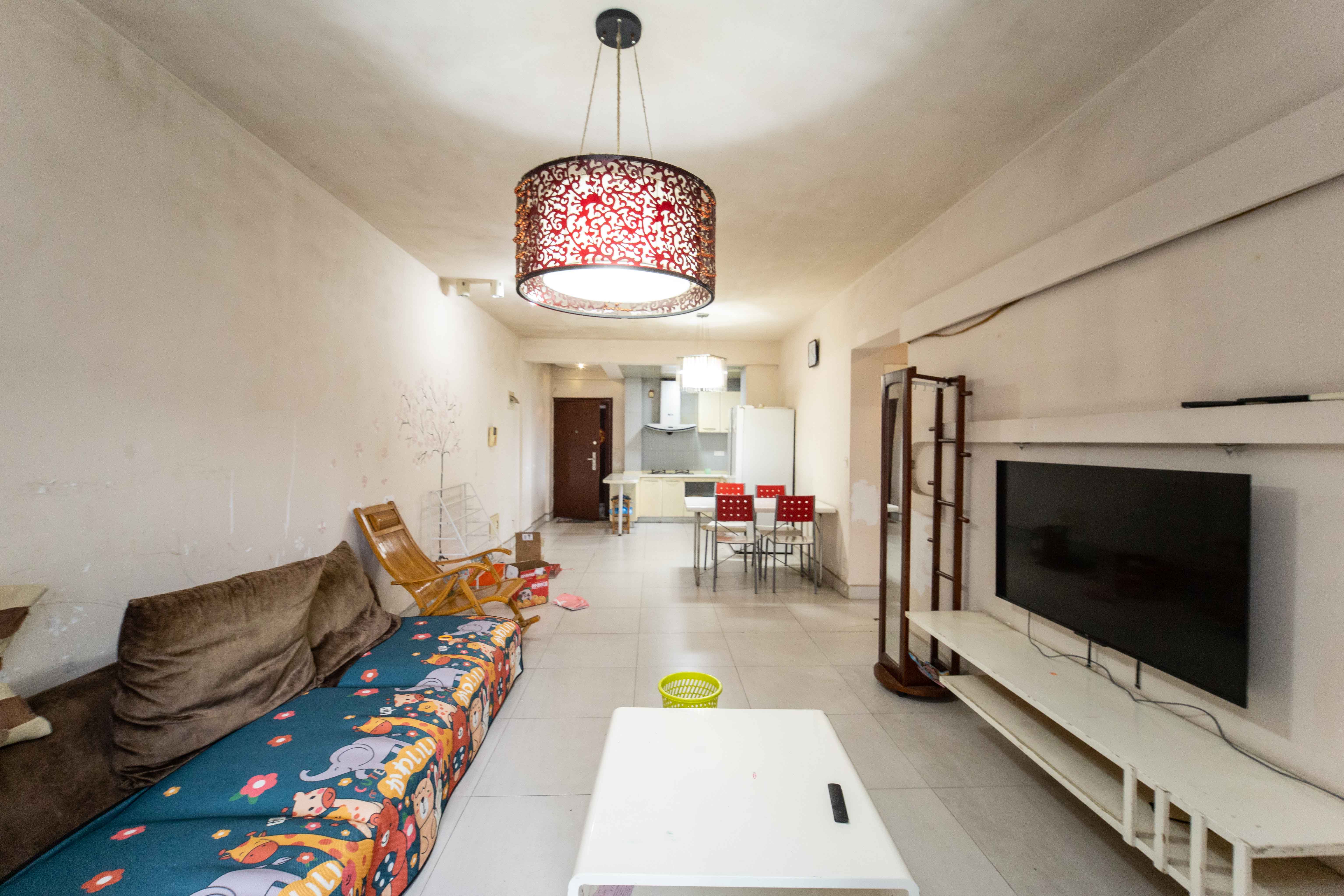 银港水晶城 2室2厅1卫 62.0万 银港水晶城 2室2厅1卫 62.0万客厅