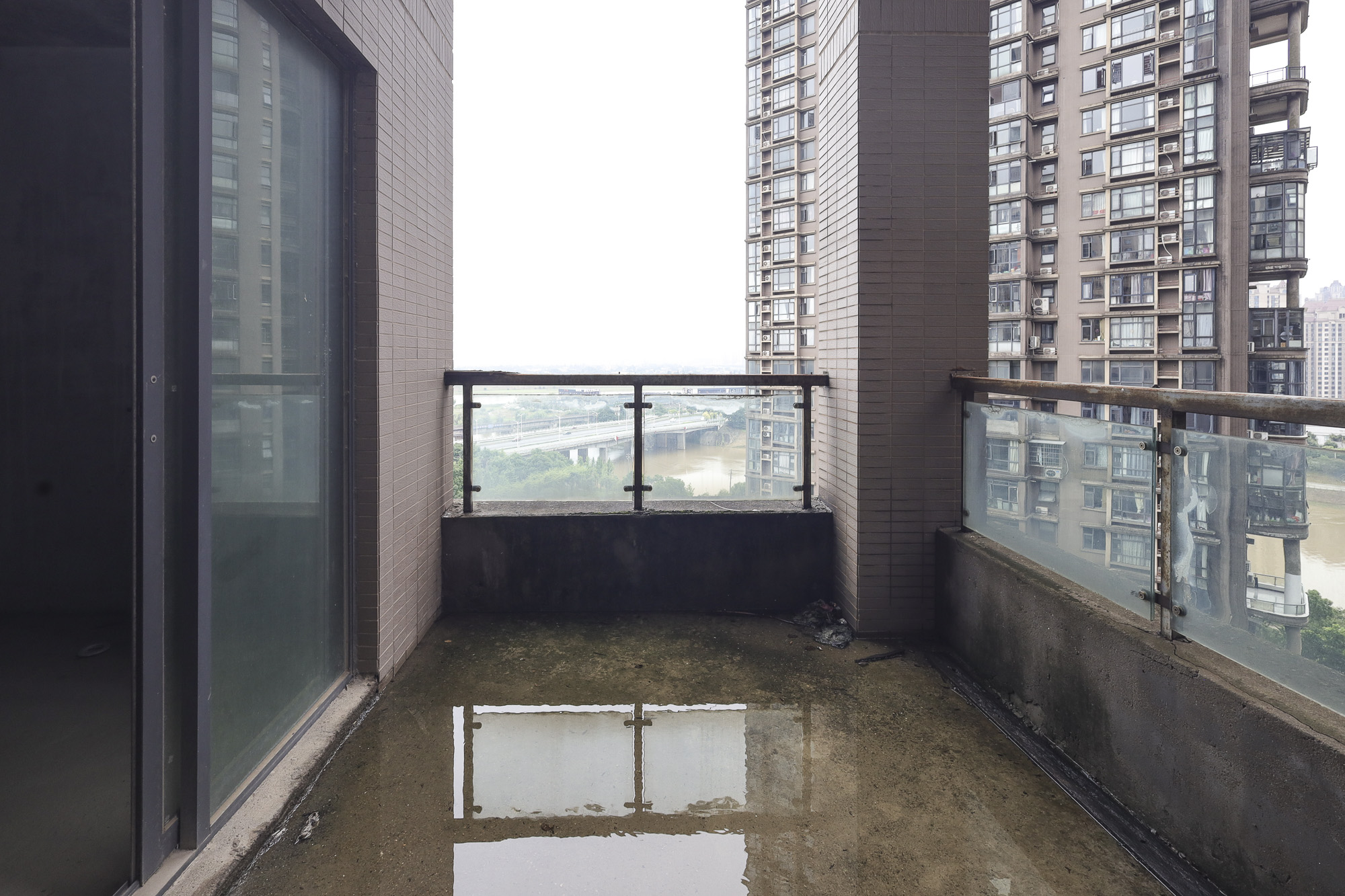 双湾国际(湘江御景花园)  5室2厅1卫    149.0万 双湾国际(湘江御景花园)  5室2厅1卫    149.0万阳台