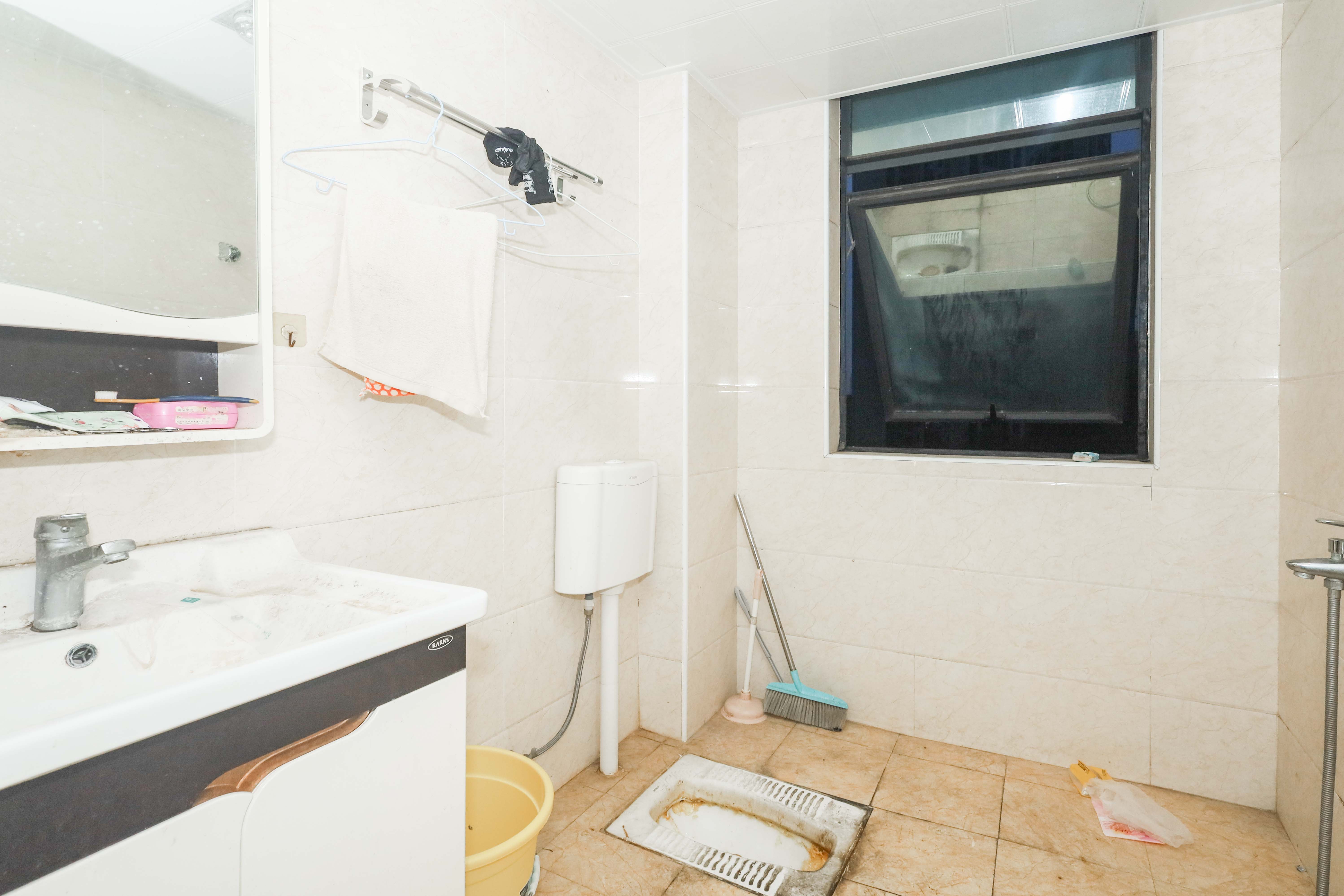 天元涉外景园C区 3室2厅1卫 90.0万 天元涉外景园C区 3室2厅1卫 90.0万其他