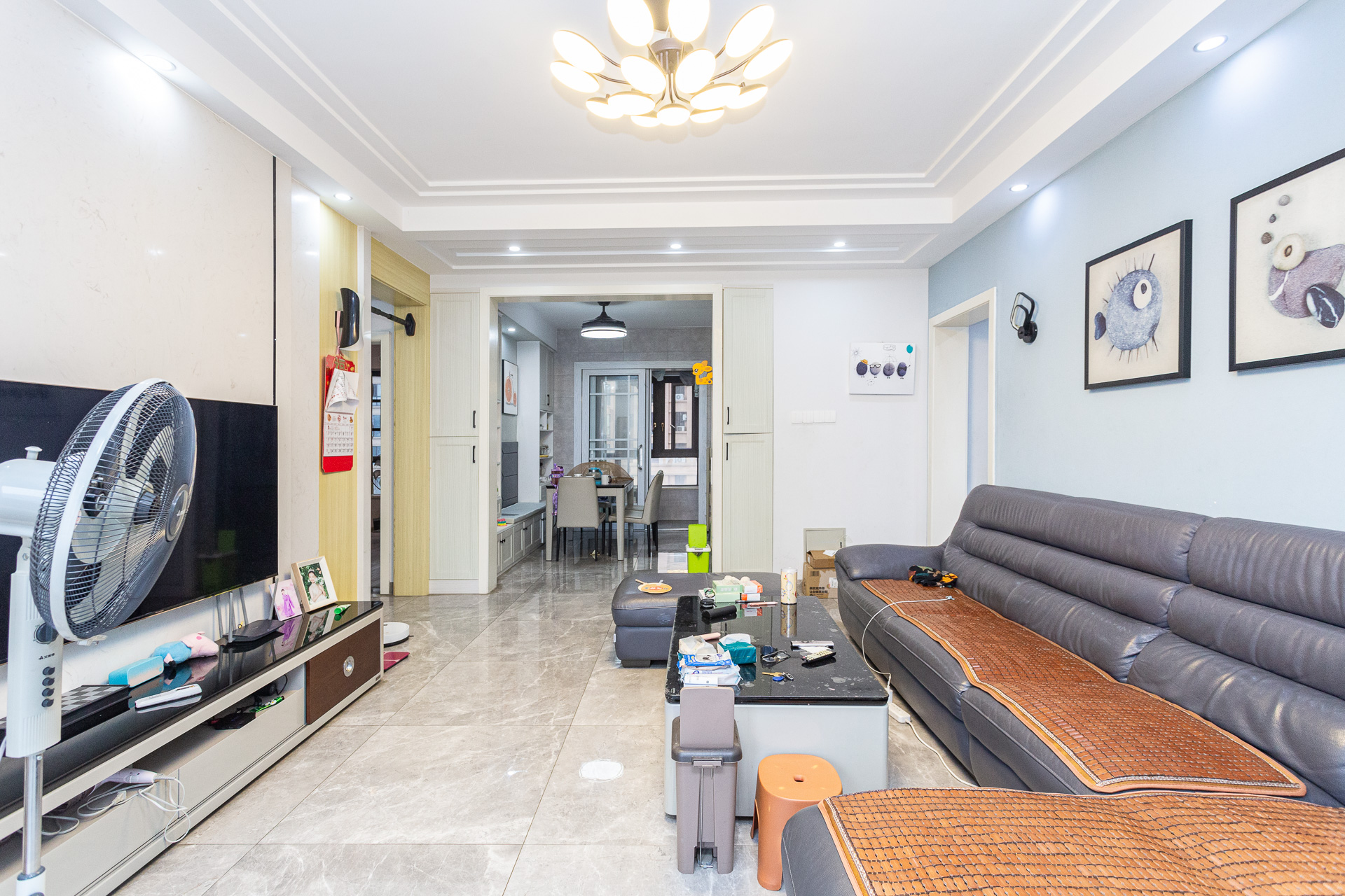 润和又一城  3室2厅2卫    109.0万客厅