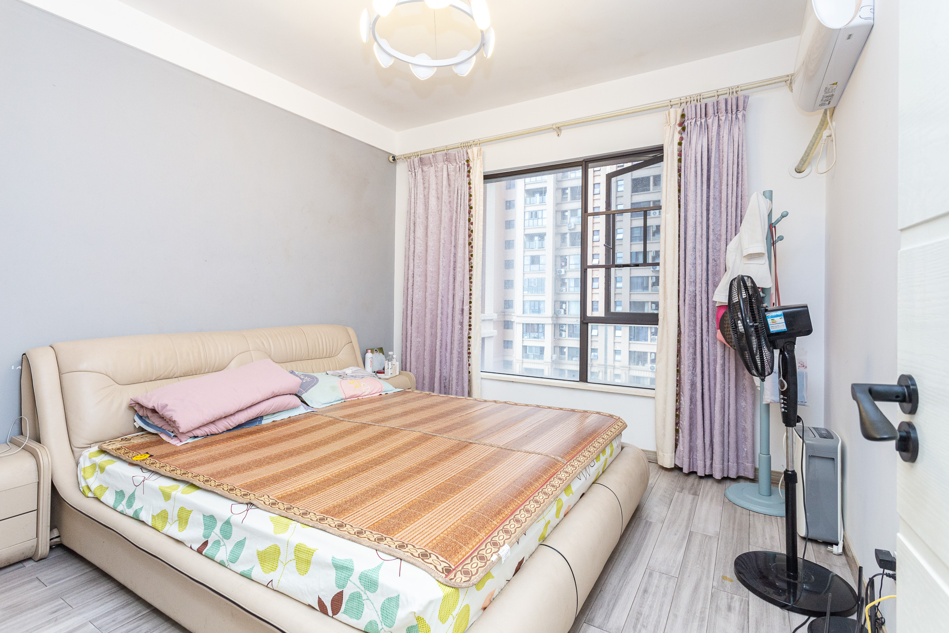 润和又一城  3室2厅2卫    109.0万卧室