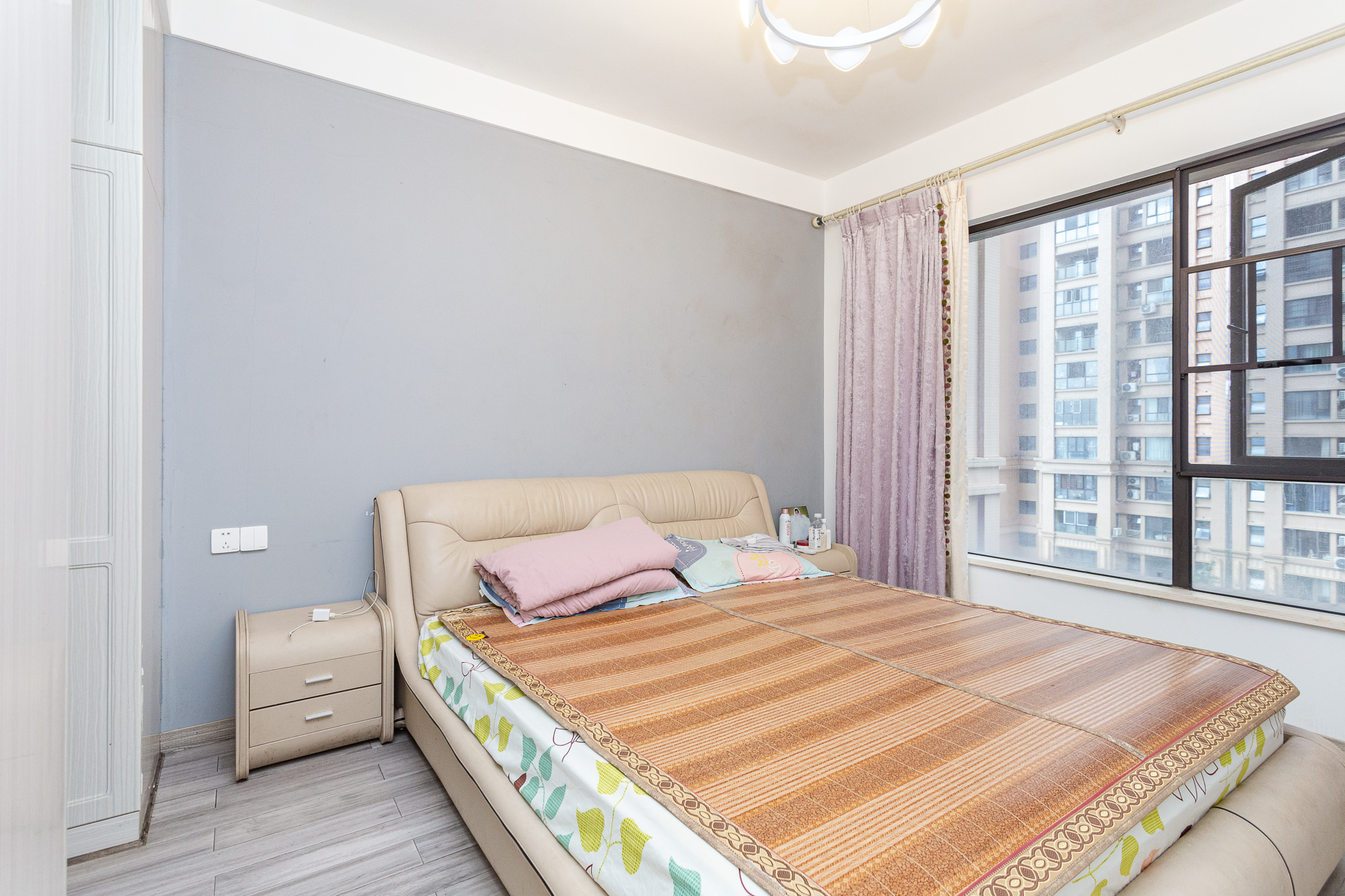 润和又一城  3室2厅2卫    109.0万卧室