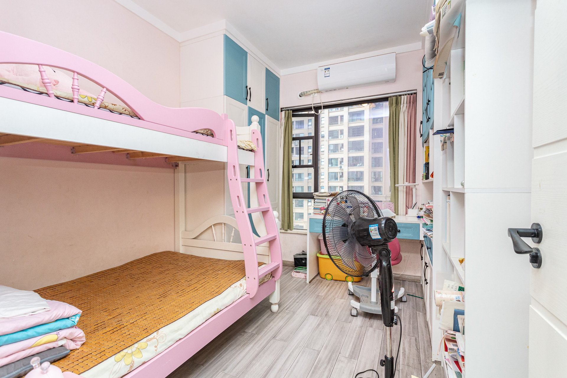 润和又一城  3室2厅2卫    109.0万卧室