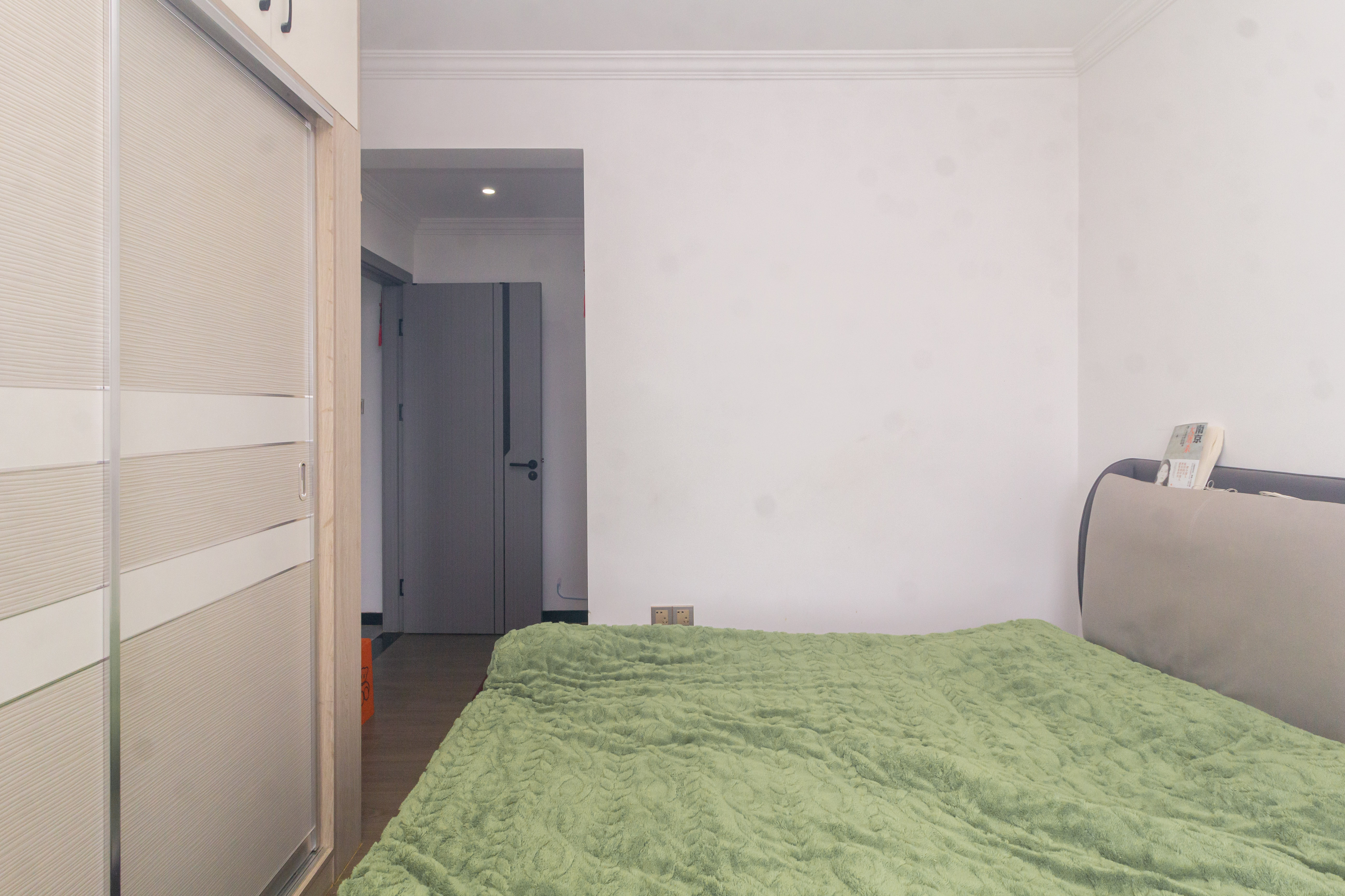 雅居乐新地  3室2厅2卫    85.0万 雅居乐新地  3室2厅2卫    85.0万卧室