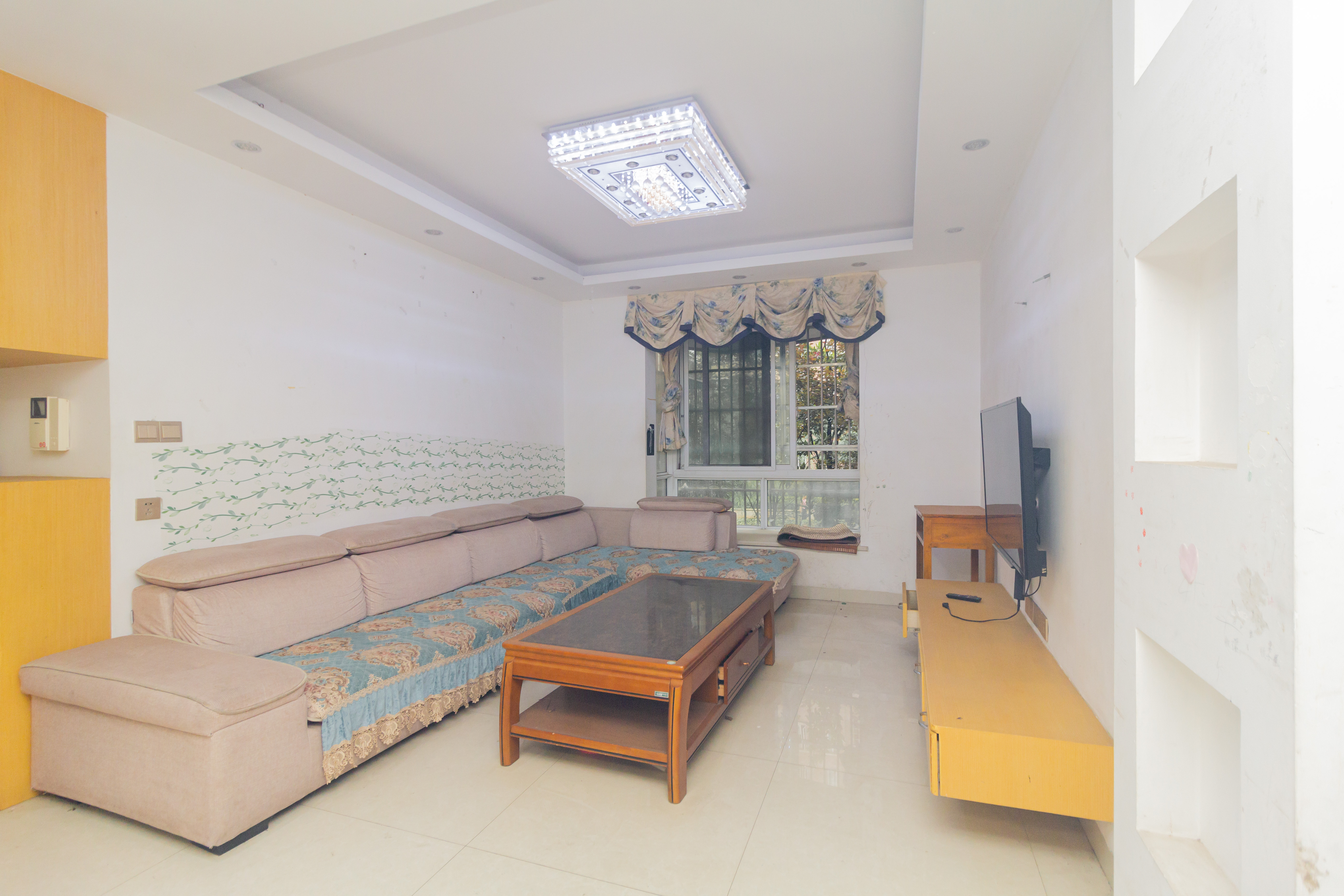 东业苹果社区 2室2厅1卫 45.0万 东业苹果社区 2室2厅1卫 45.0万客厅