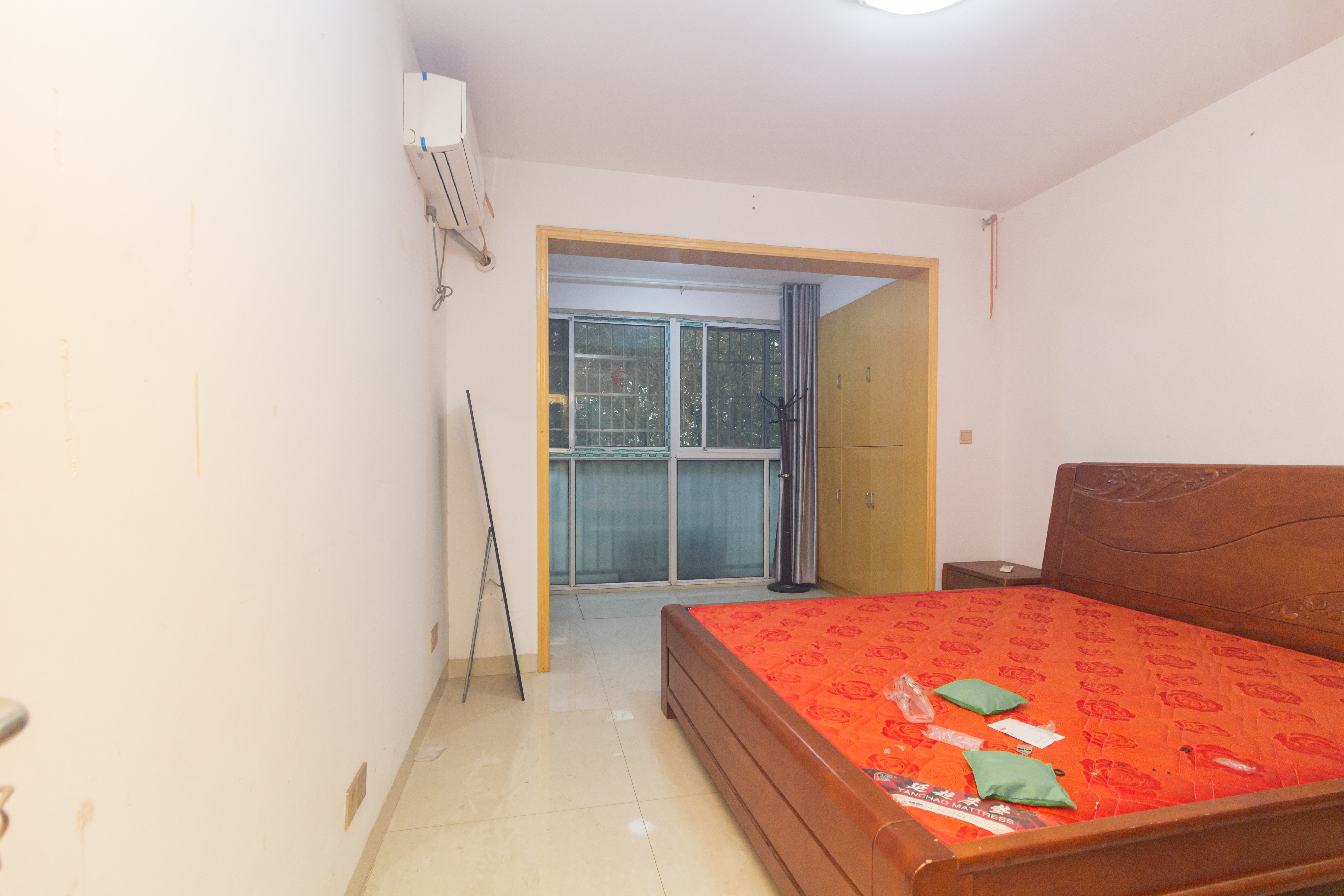 东业苹果社区 2室2厅1卫 45.0万 东业苹果社区 2室2厅1卫 45.0万卧室