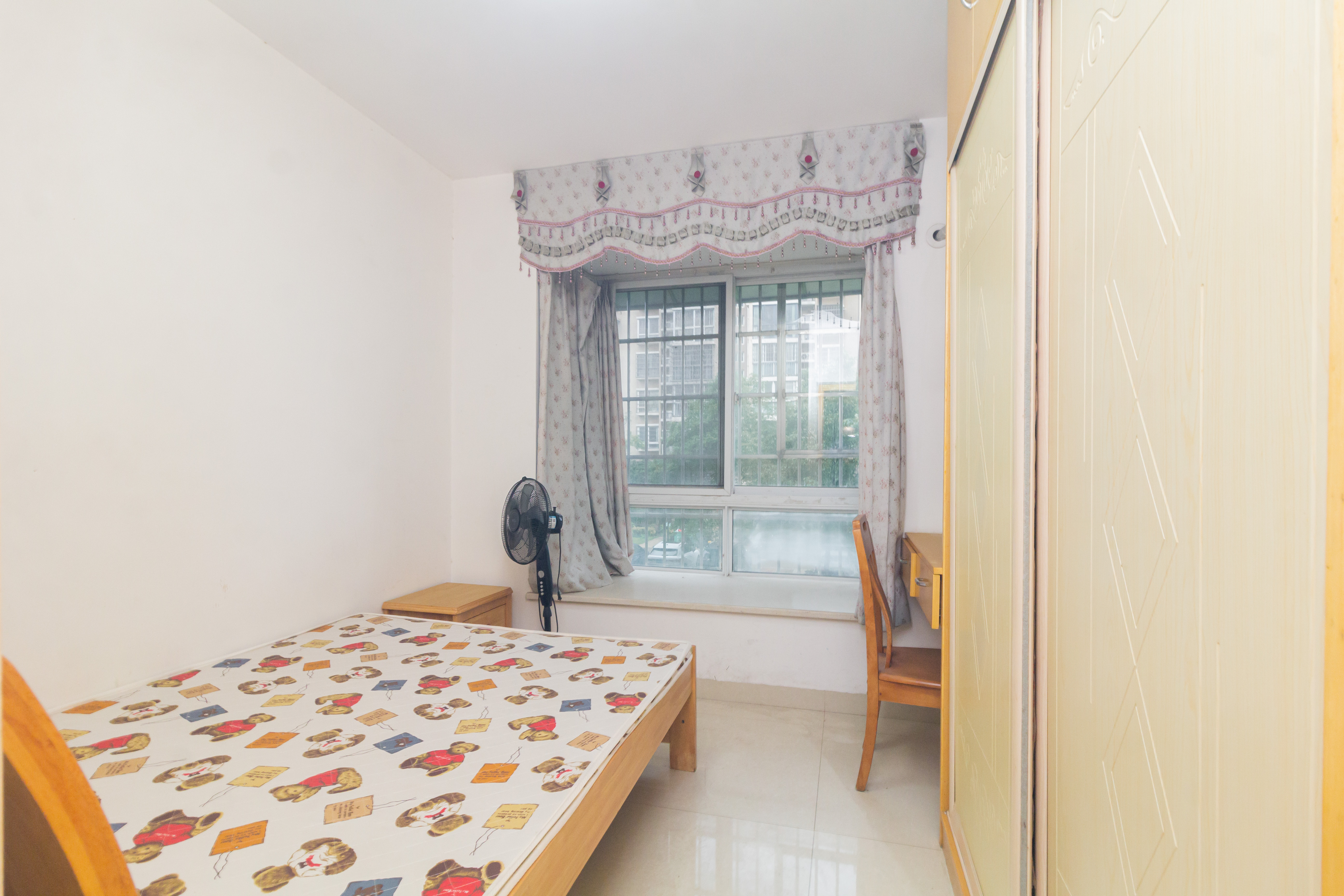 东业苹果社区 2室2厅1卫 45.0万 东业苹果社区 2室2厅1卫 45.0万卧室