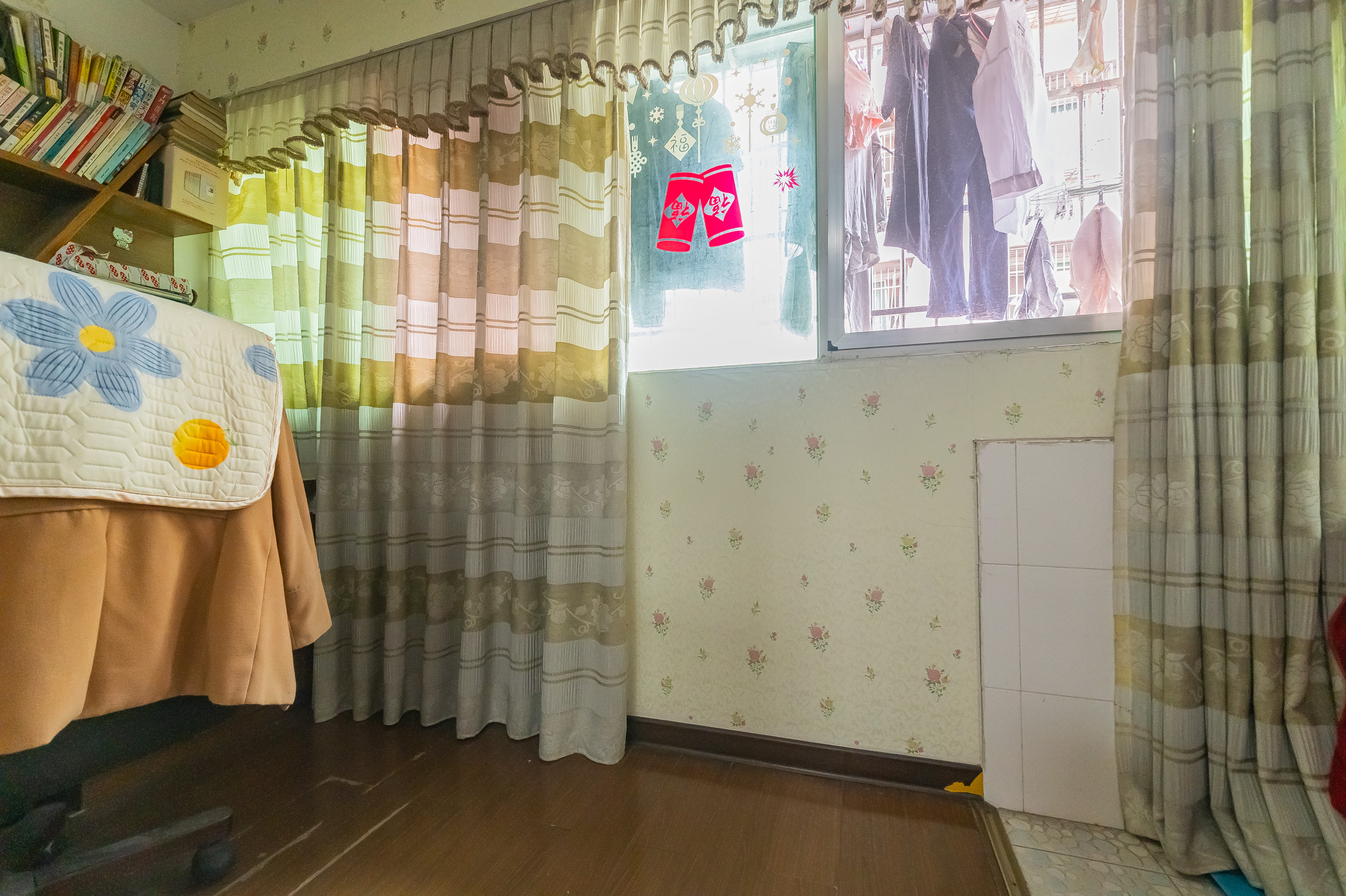 茶叶大市场“山水茗园”  3室2厅1卫   41.00万阳台
