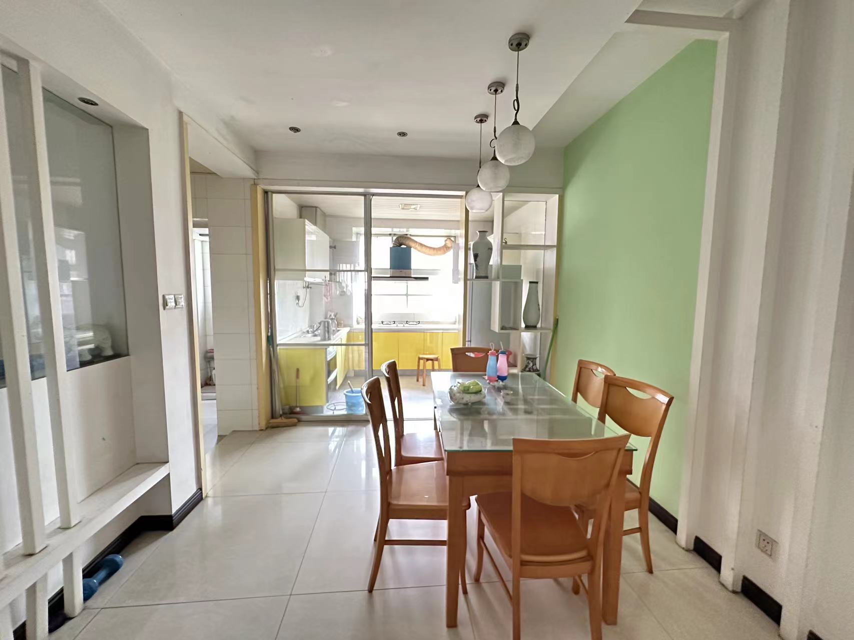 电信小区泰山花园 4室2厅1卫 50.0万 电信小区泰山花园 4室2厅1卫 50.0万室内图