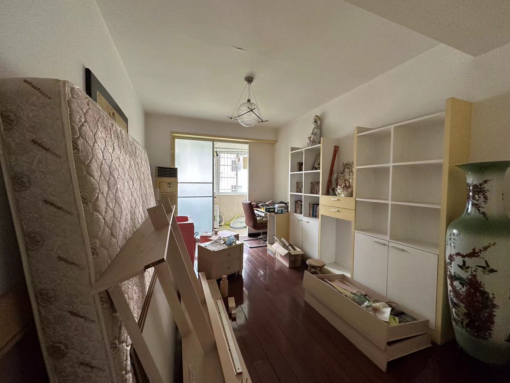 电信小区泰山花园 4室2厅1卫 50.0万 电信小区泰山花园 4室2厅1卫 50.0万室内图